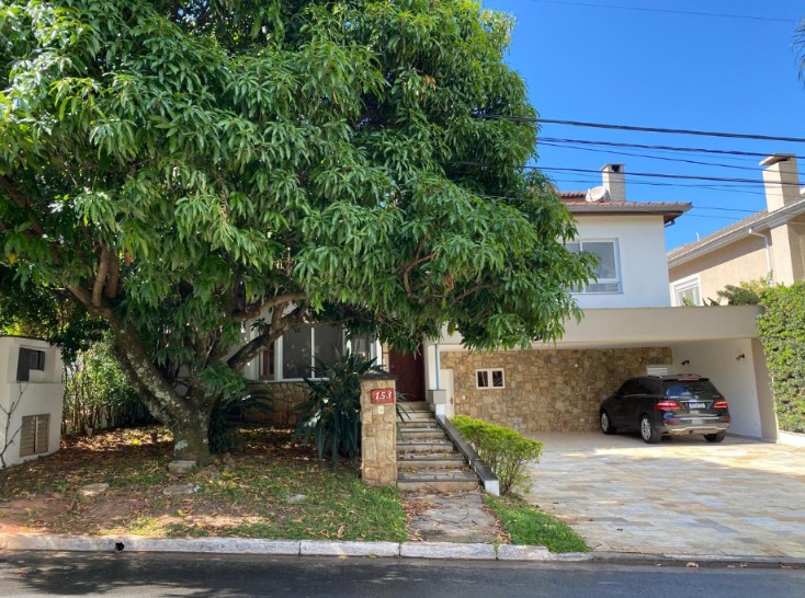 Casa para Locação no Alphaville Residencial 2 – 420 m², 4 Suítes e Piscina — foto