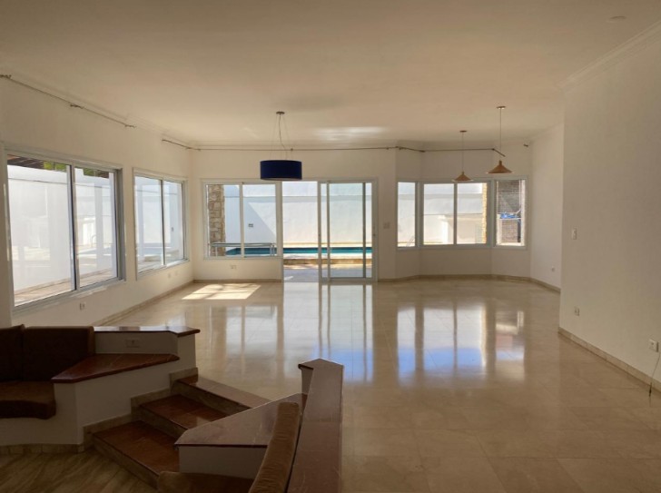 Casa para Locação no Alphaville Residencial 2 – 420 m², 4 Suítes e Piscina — foto