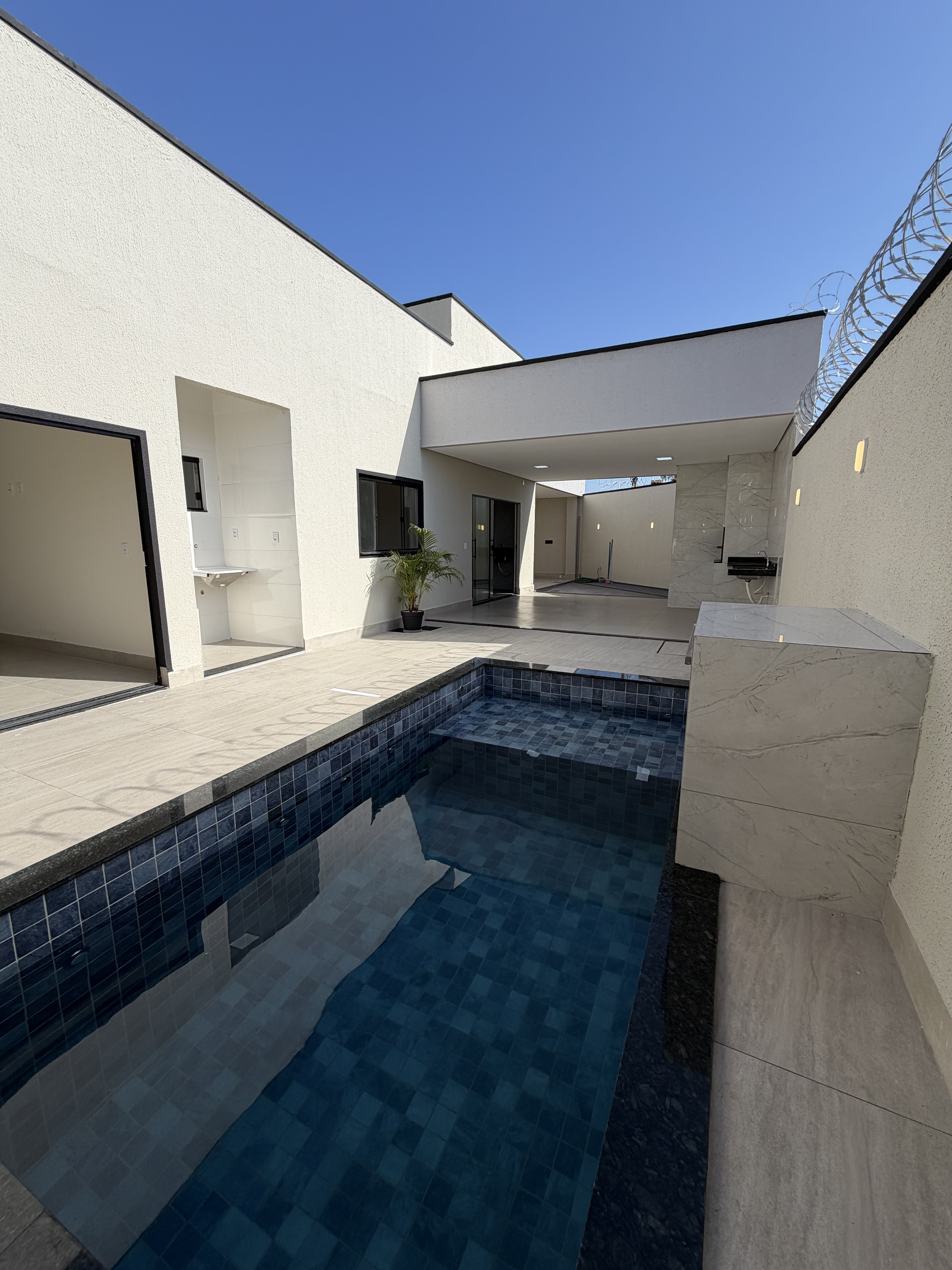 Casa à Venda - Bairro das Indústrias | Senador Canedo - GO — foto
