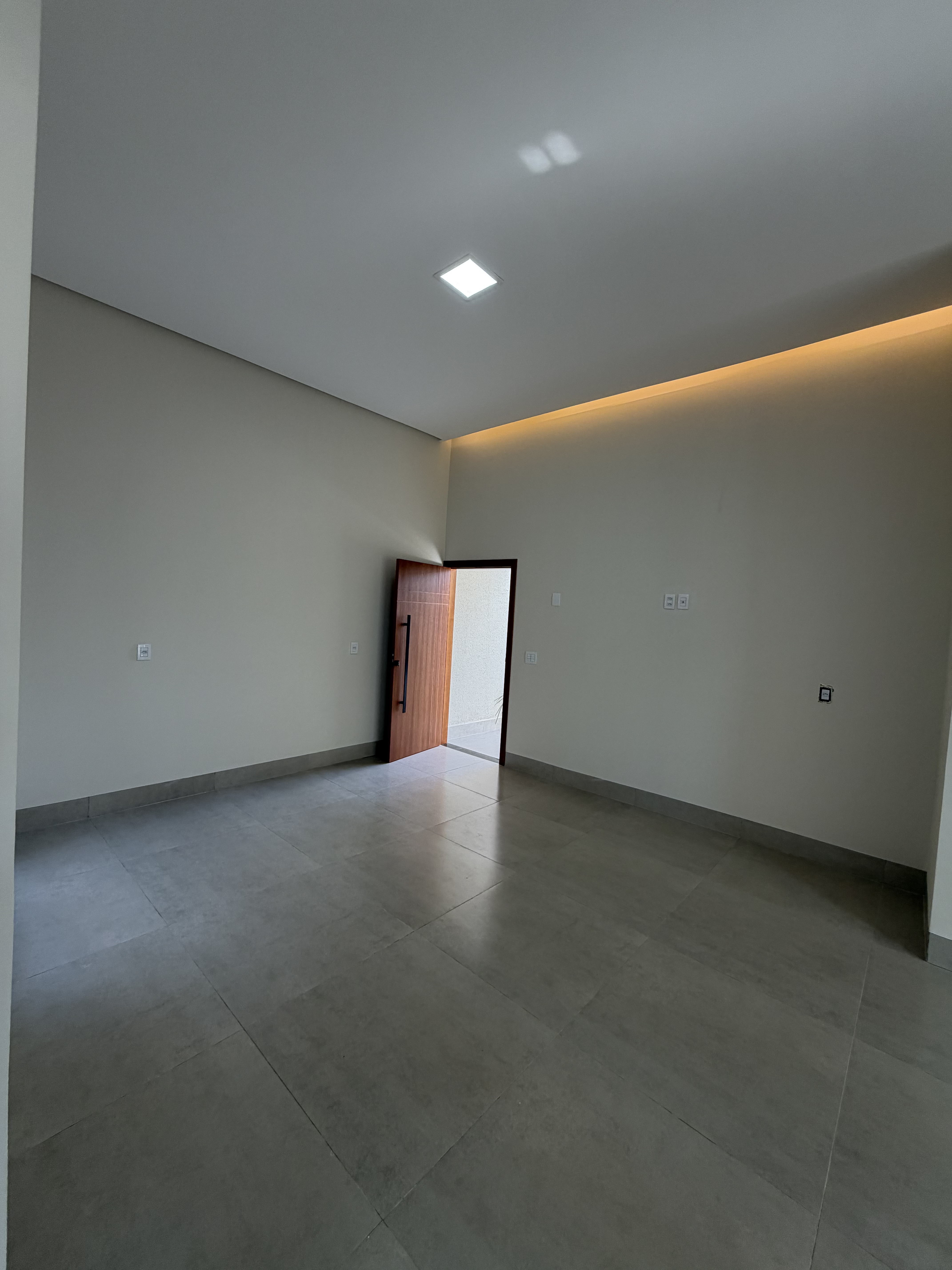 Casa à Venda - Bairro das Indústrias | Senador Canedo - GO — foto