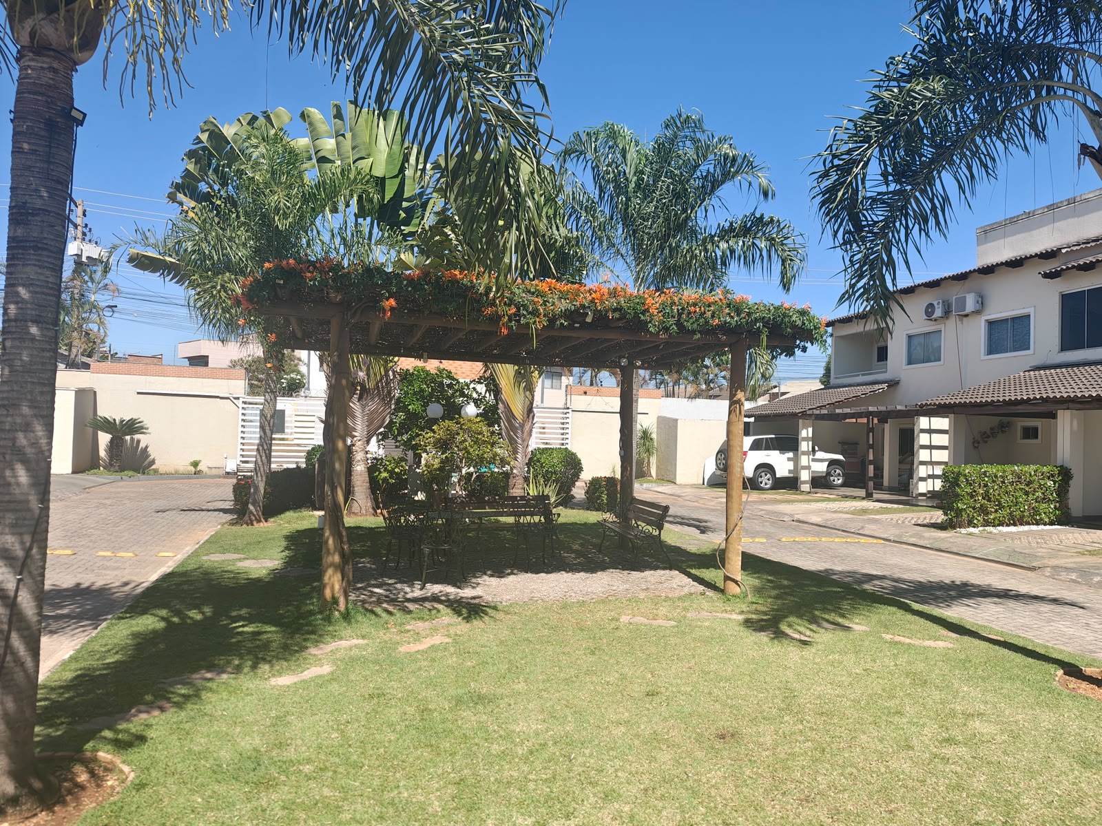 Sobrado à Venda - Condomínio Fechado | Jardim Monte Serrat | Aparecida de Goiânia - GO — foto