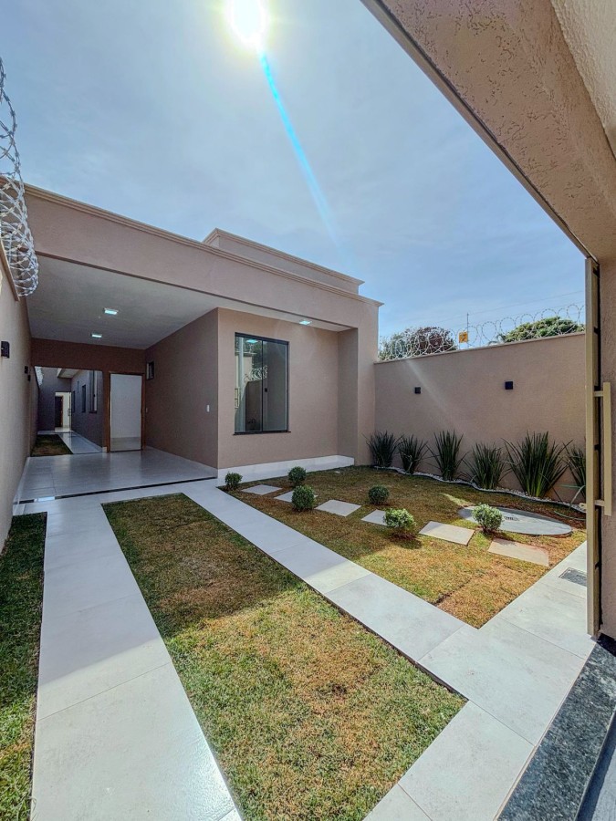 Casa para Venda em Aparecida de Goiânia, Setor Central, 3 dormitórios, 1 suíte, 1 banheiro, 2 vagas — foto