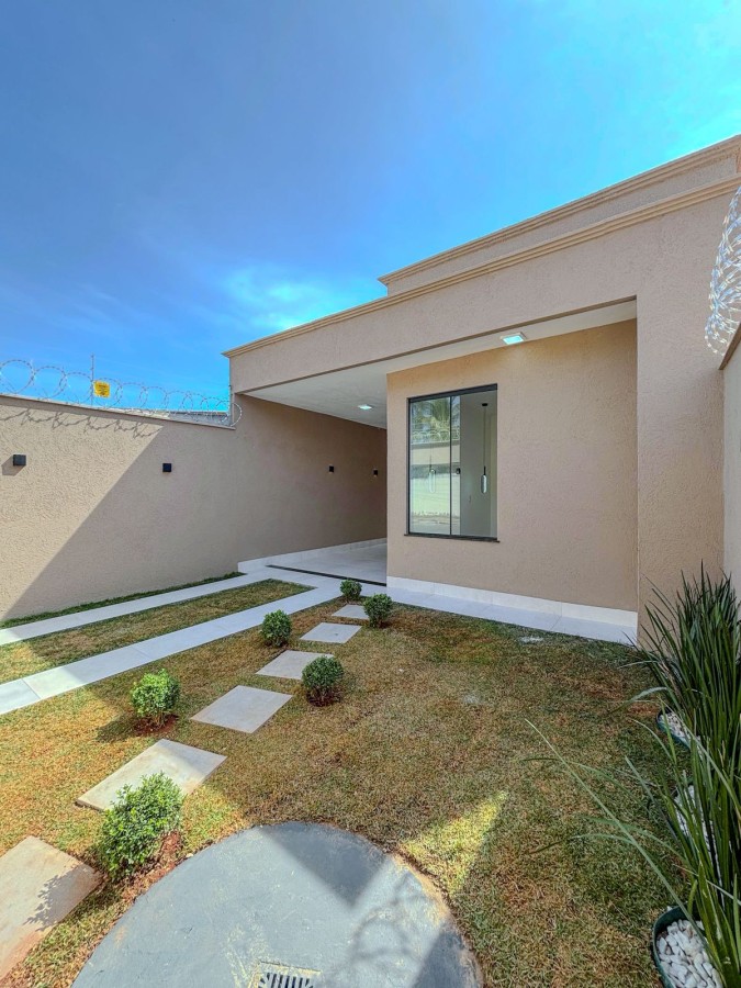 Casa para Venda em Aparecida de Goiânia, Setor Central, 3 dormitórios, 1 suíte, 1 banheiro, 2 vagas — foto