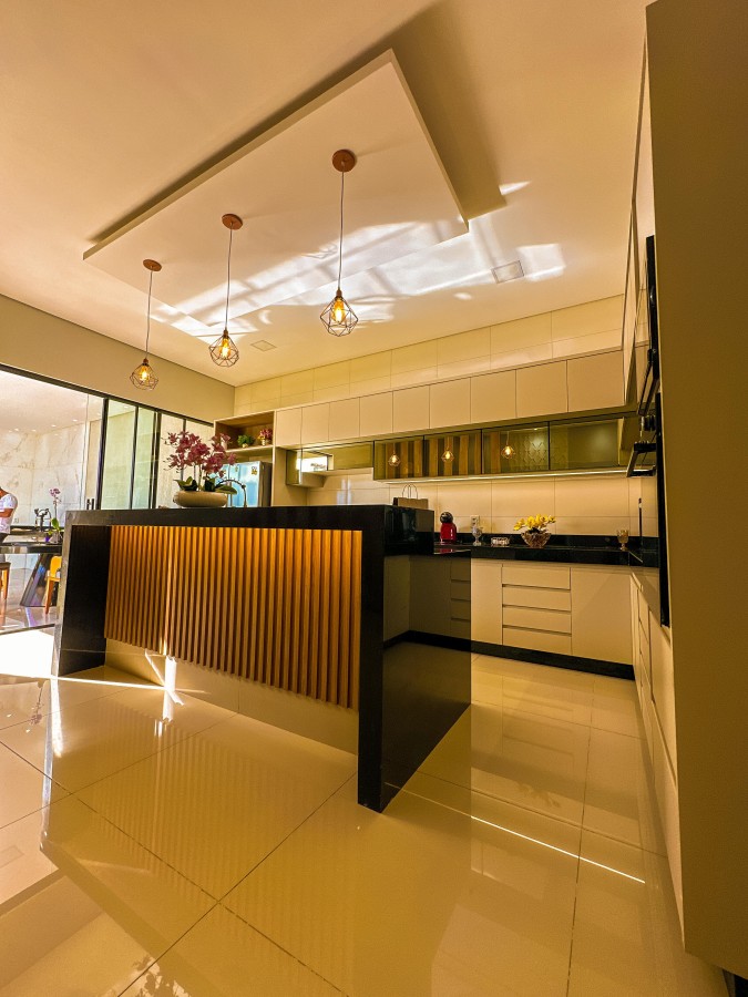 Casa para Venda em Aparecida de Goiânia, Residencial Cândido Queiroz, 3 dormitórios, 3 suítes, 4 banheiros, 2 vagas — foto