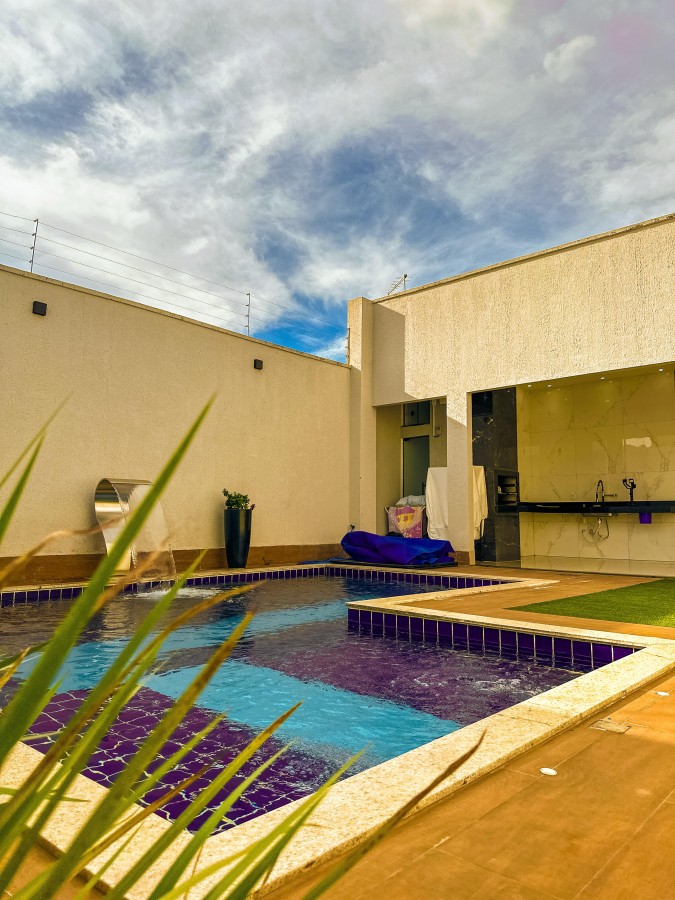 Casa para Venda em Aparecida de Goiânia, Residencial Cândido Queiroz, 3 dormitórios, 3 suítes, 4 banheiros, 2 vagas — foto