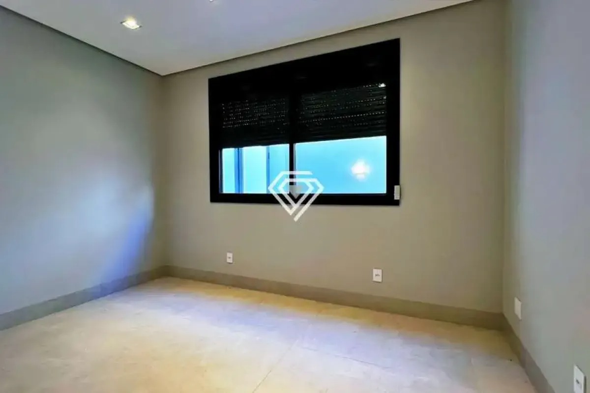 Sobrado 4 Suítes, 330 m² c/ Lazer à Venda no Condomínio Aldeia do Sol — foto