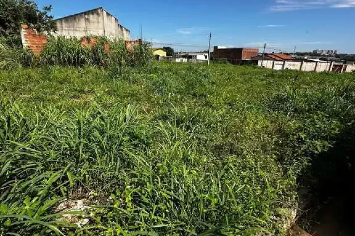 Terreno à venda no bairro Cardoso Continuação em Aparecida de Goiânia/GO — foto