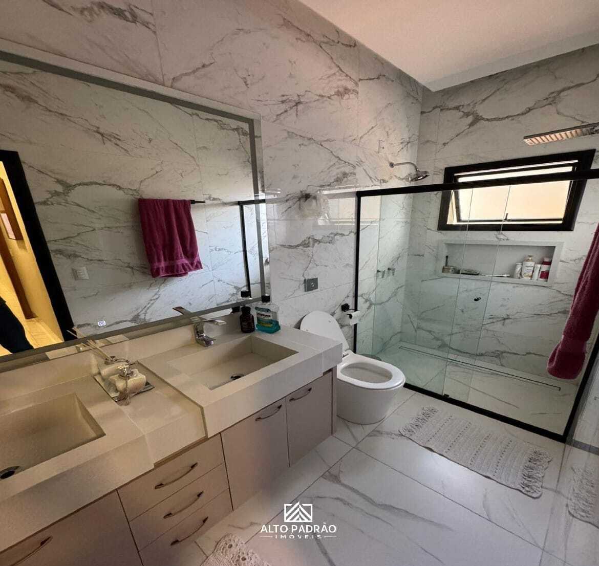 Casa à venda no bairro Parqville Pinheiros em Aparecida de Goiânia/GO — foto