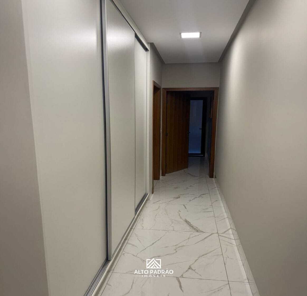 Casa à venda no bairro Parqville Pinheiros em Aparecida de Goiânia/GO — foto