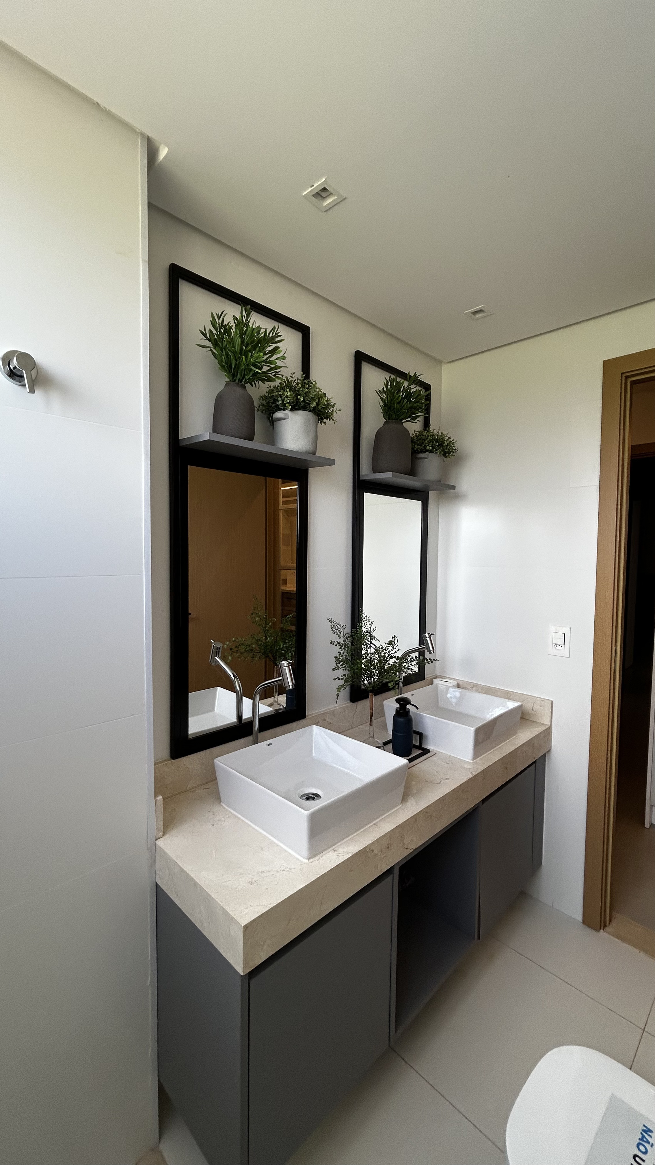 Apartamento 3 Suítes à Venda no Parque Noronha - Torre B - Goiânia/GO — foto