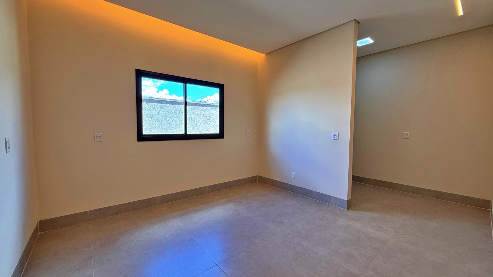 Casa à Venda - Condomínio Terras Alpha Residencial 1 | Senador Canedo - GO — foto