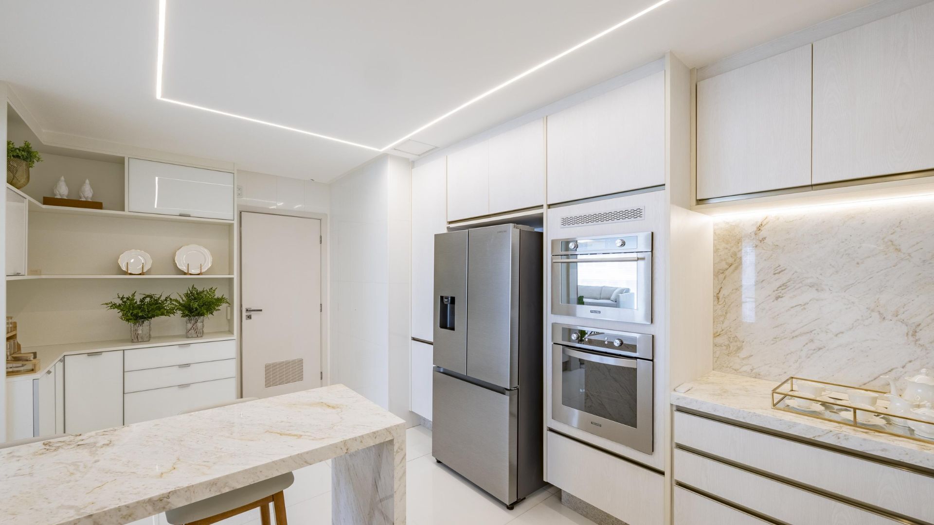 Apartamento 3 Suítes, 359 m² Mobiliado e Decorado no Setor Bueno, Uber Luxury LifeStyle — foto
