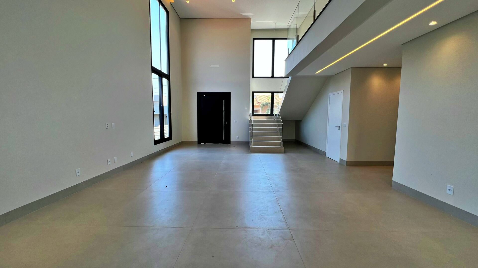 Sobrado 4 Suítes, 322 m² c/ Lazer à Venda no Condomínio Mirante do Lago — foto