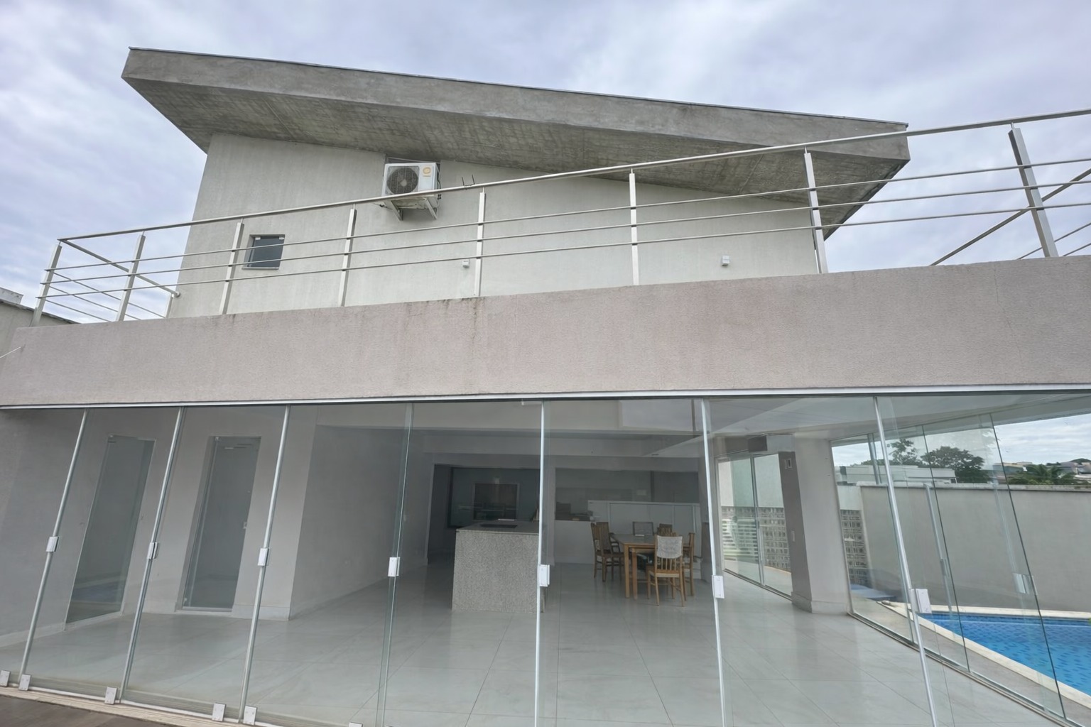 Sobrado 3 Suítes para Venda no Jardim Veneza - Goiânia/GO — foto