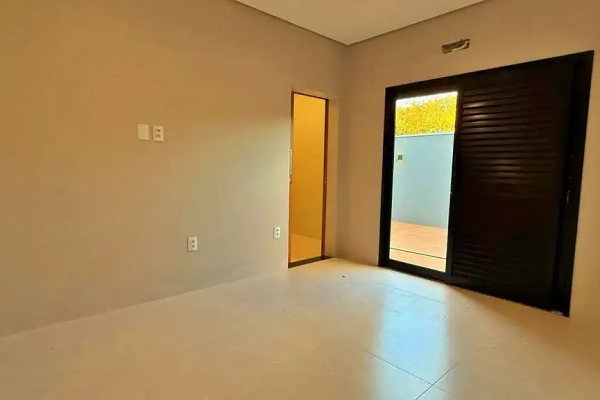 Casa 4 Suítes, 240 m² c/ Lazer à Venda no Caribe Golf — foto