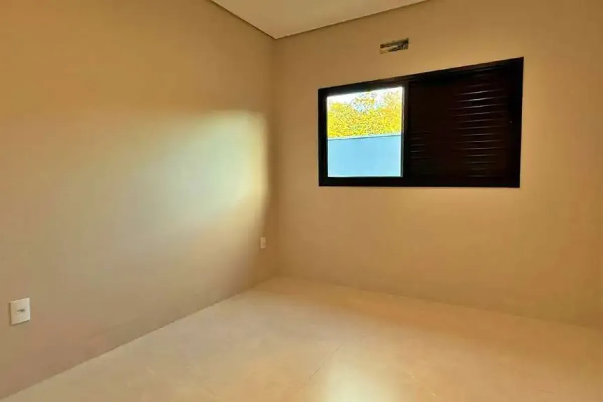 Casa 4 Suítes, 240 m² c/ Lazer à Venda no Caribe Golf — foto