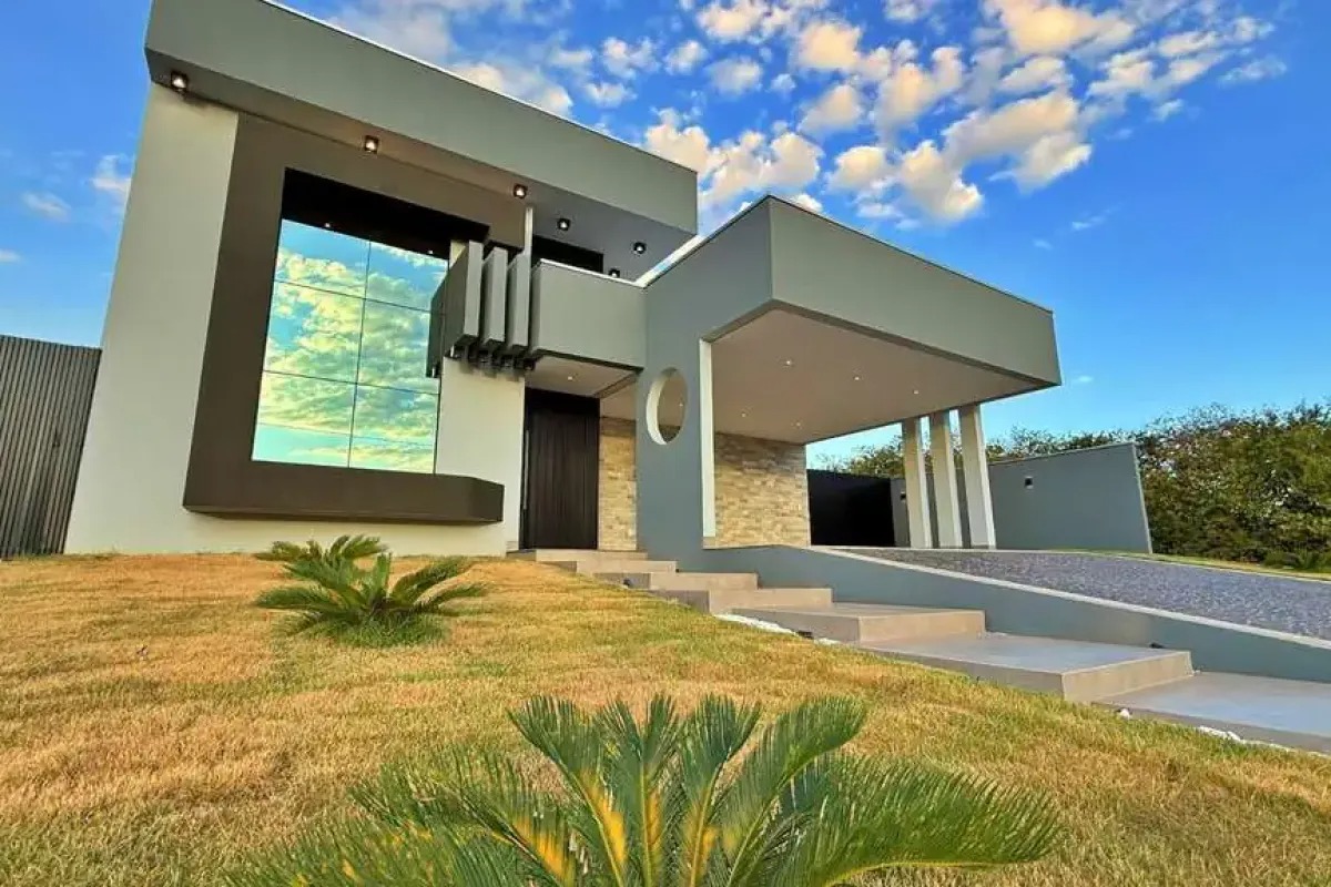 Casa 4 Suítes, 240 m² c/ Lazer à Venda no Caribe Golf — foto