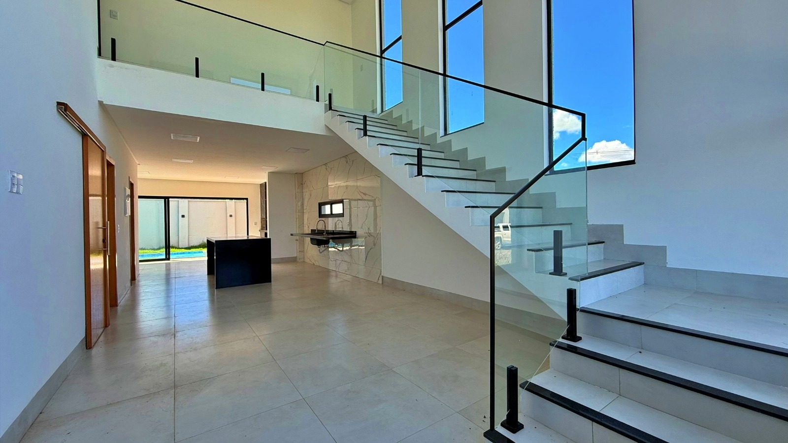 Casa, 4 quartos, 199 m² - Foto 1