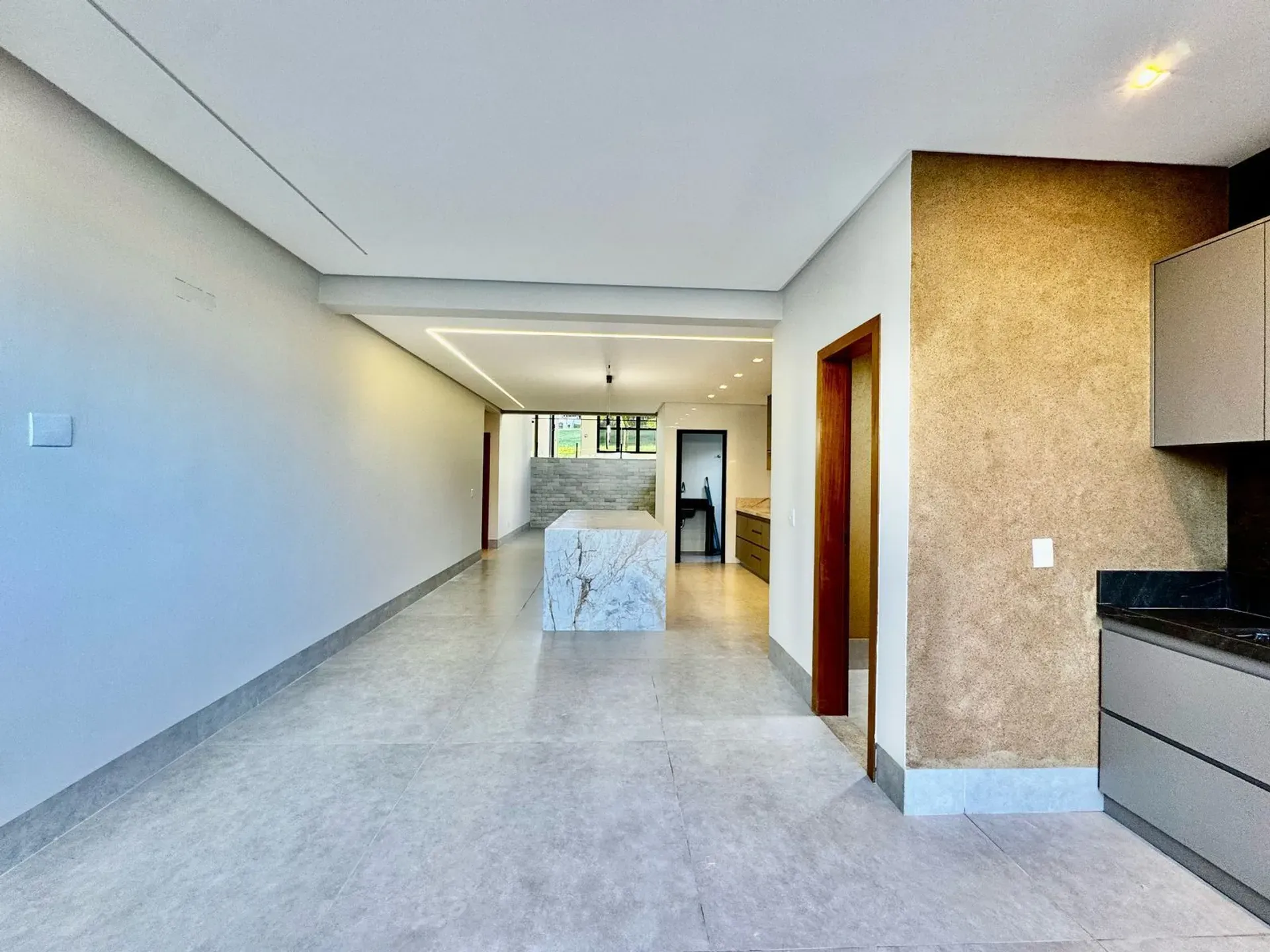 JARDINS NAPOLES - Casa Subtérrea de Luxo no Jardins Nápoles com Piscina Aquecida e 3 Suítes — foto