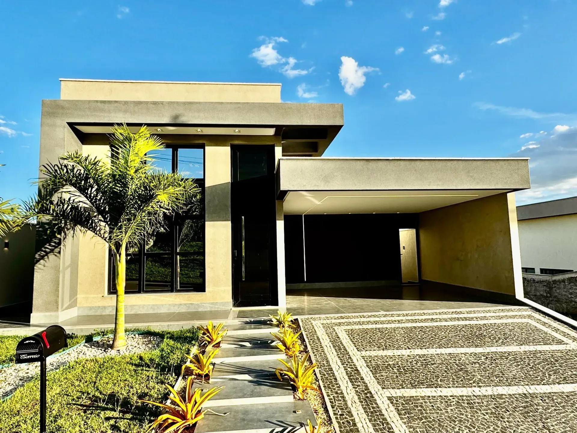 JARDINS NAPOLES - Casa Subtérrea de Luxo no Jardins Nápoles com Piscina Aquecida e 3 Suítes — foto