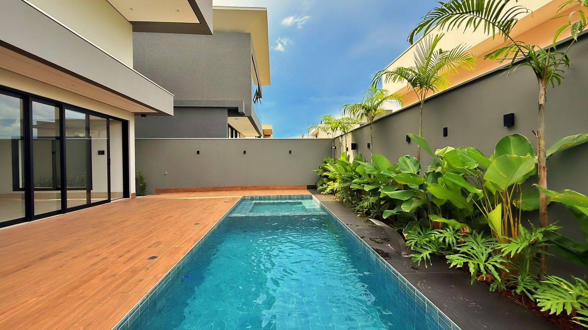 Sobrado 4 Quartos, 332 m² c/ Lazer à Venda no Condomínio Alphaville Palmas — foto
