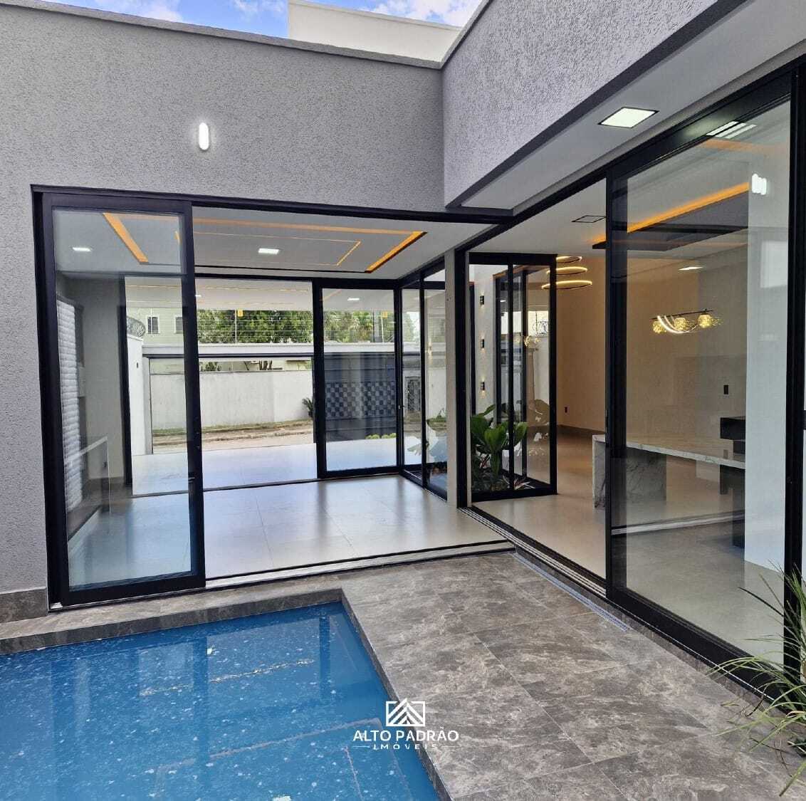 Casa 4 Suítes à Venda no Bairro Moinho dos Ventos em Goiânia - GO — foto