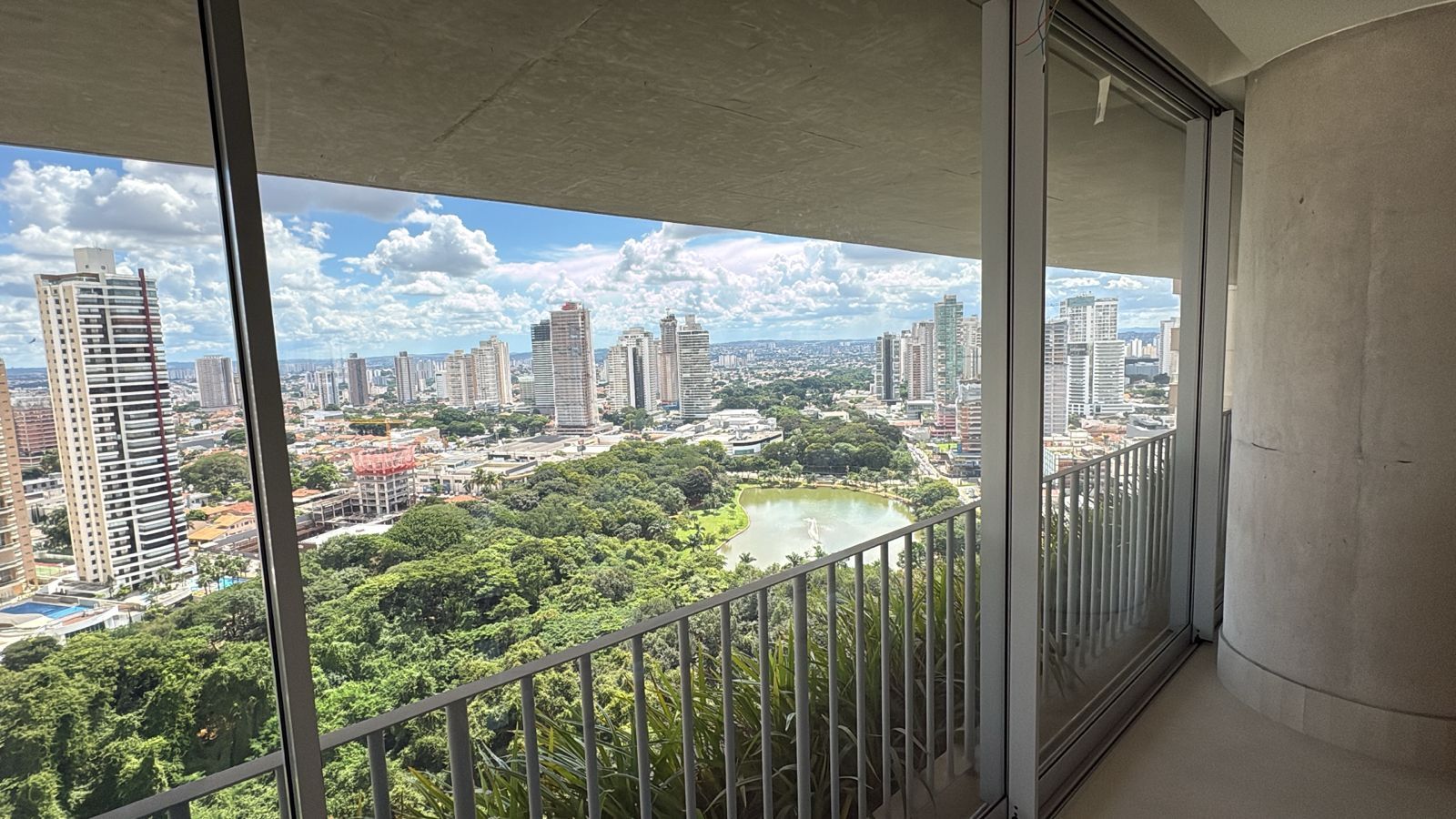 Apartamento à venda no bairro Setor Bueno em Goiânia/GO — foto