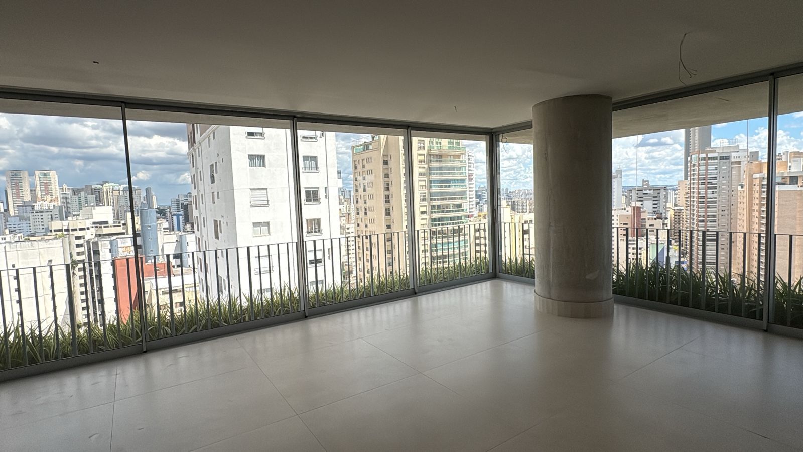 Apartamento à venda no bairro Setor Bueno em Goiânia/GO — foto