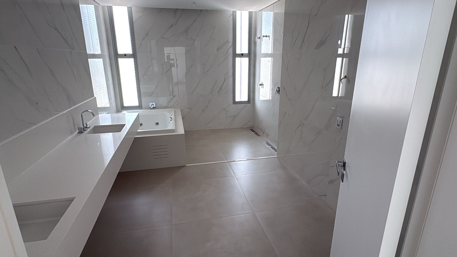 Apartamento à venda no bairro Setor Bueno em Goiânia/GO — foto