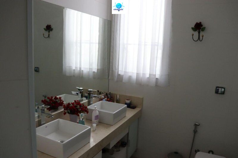 Casa em Condomínio 4 quartos para venda no Condomínio do Lago - Goiânia — foto