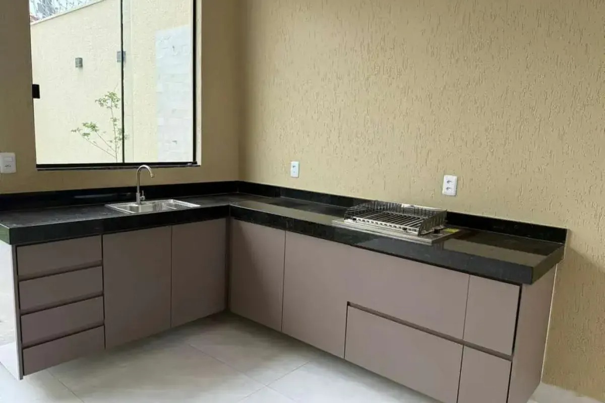 Casa Moderna 3 Quartos com Área Gourmet - Residencial Monte Pascoal, Goiânia — foto