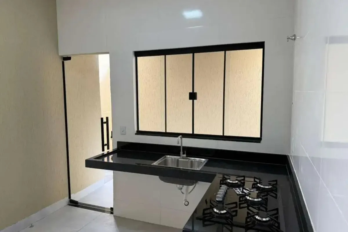 Casa Moderna 3 Quartos com Área Gourmet - Residencial Monte Pascoal, Goiânia — foto