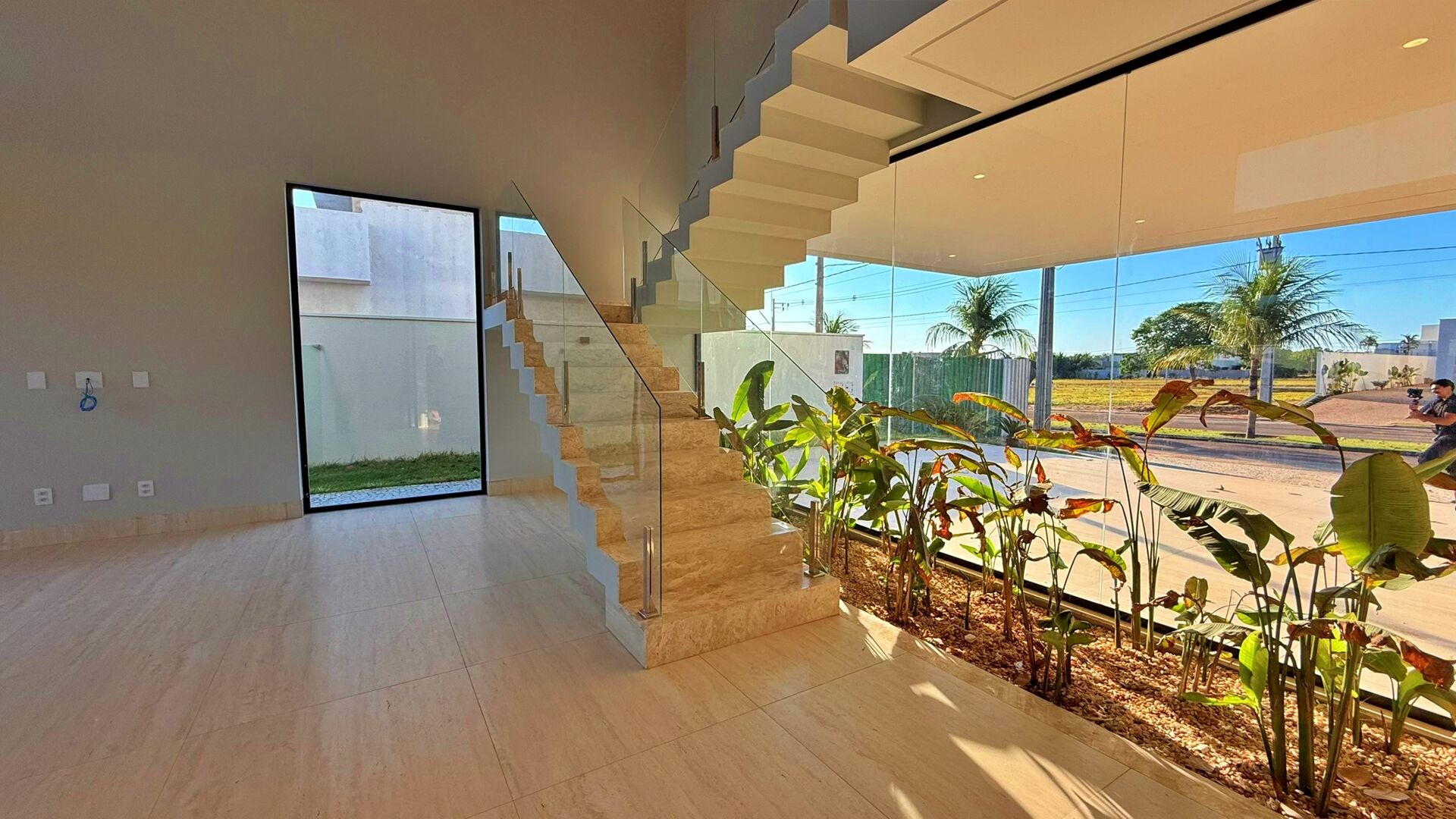 Sobrado 4 Suítes, 350 m² c/ Lazer à Venda no Condomínio Caribe Golf — foto
