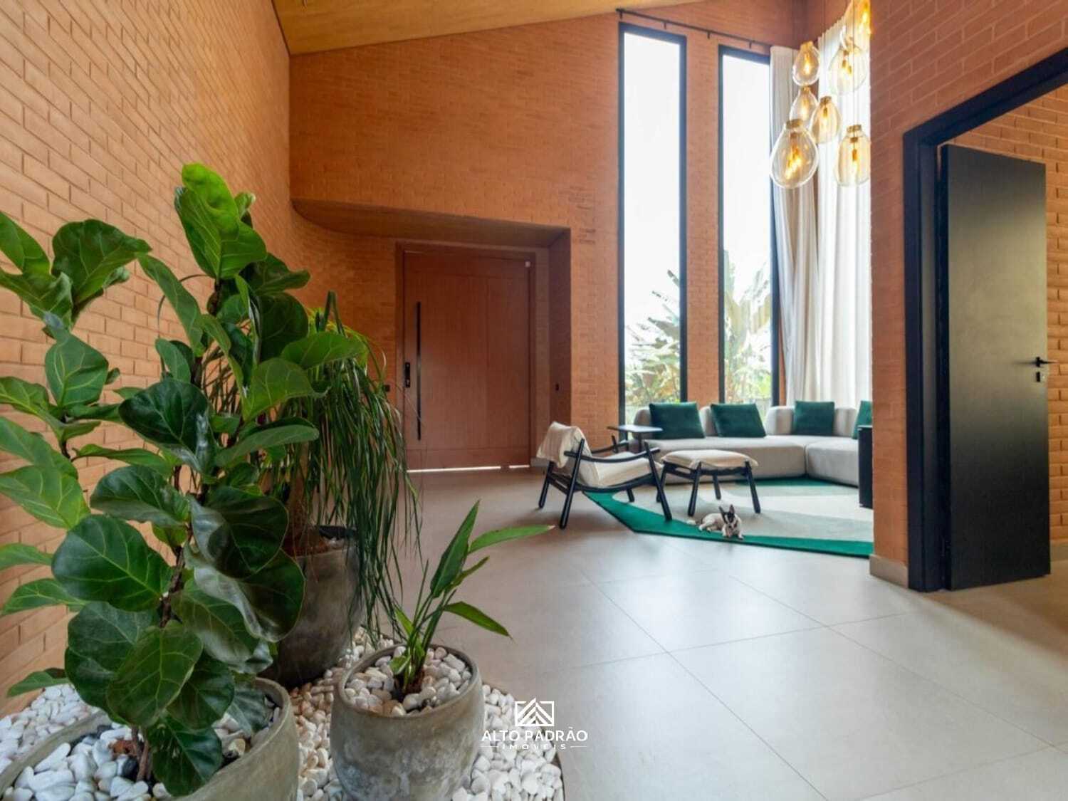 Casa 4 Suítes Mobiliada à venda no Condomínio Mansões Morumbi - Senador Canedo/GO — foto