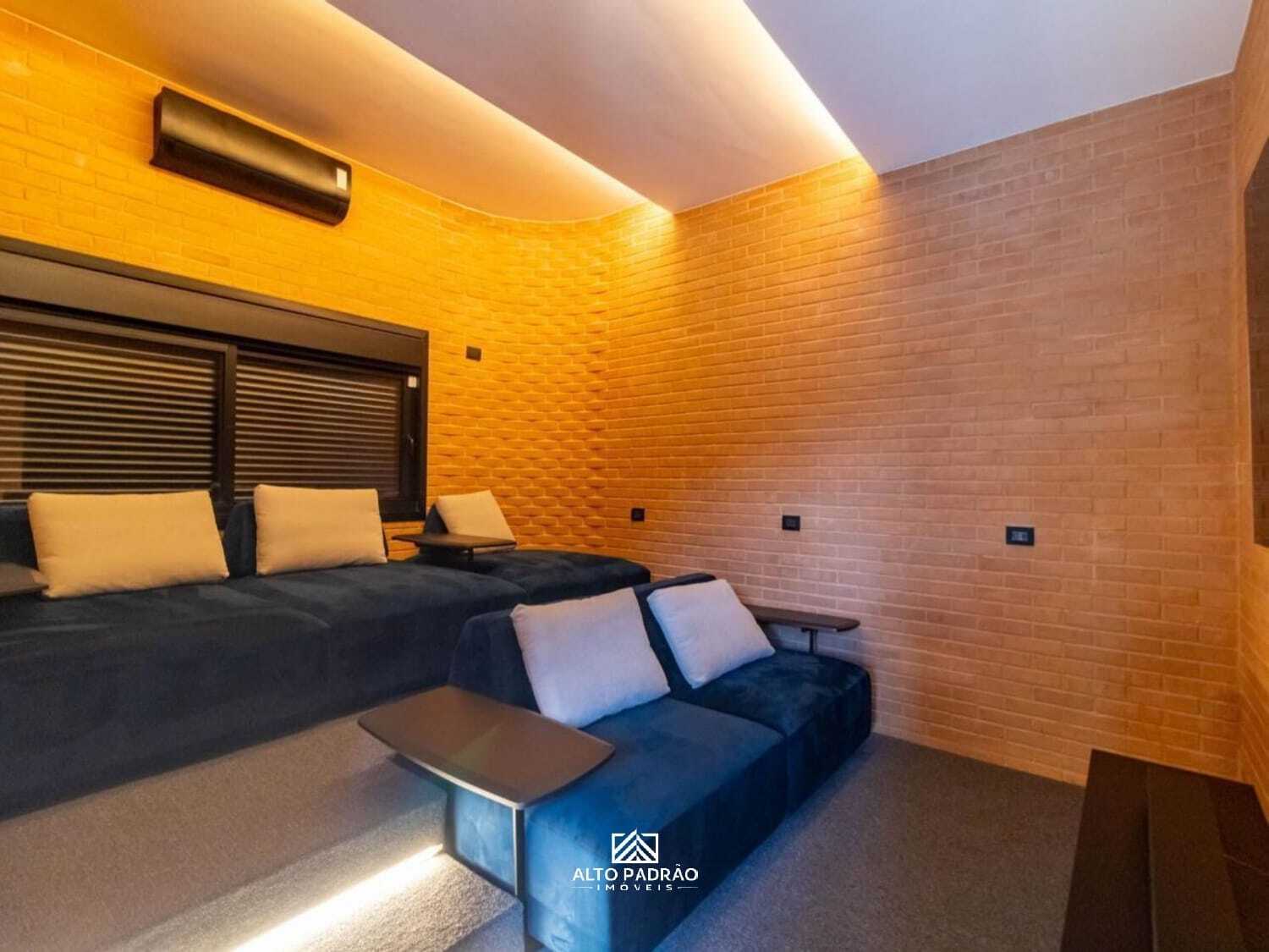 Casa 4 Suítes Mobiliada à venda no Condomínio Mansões Morumbi - Senador Canedo/GO — foto