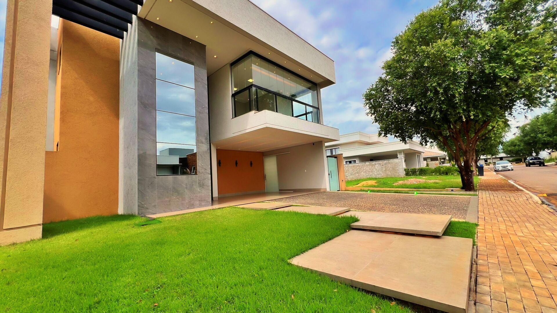 Sobrado 4 Suítes, 307 m² c/ Lazer à Venda no Condomínio Privillege — foto