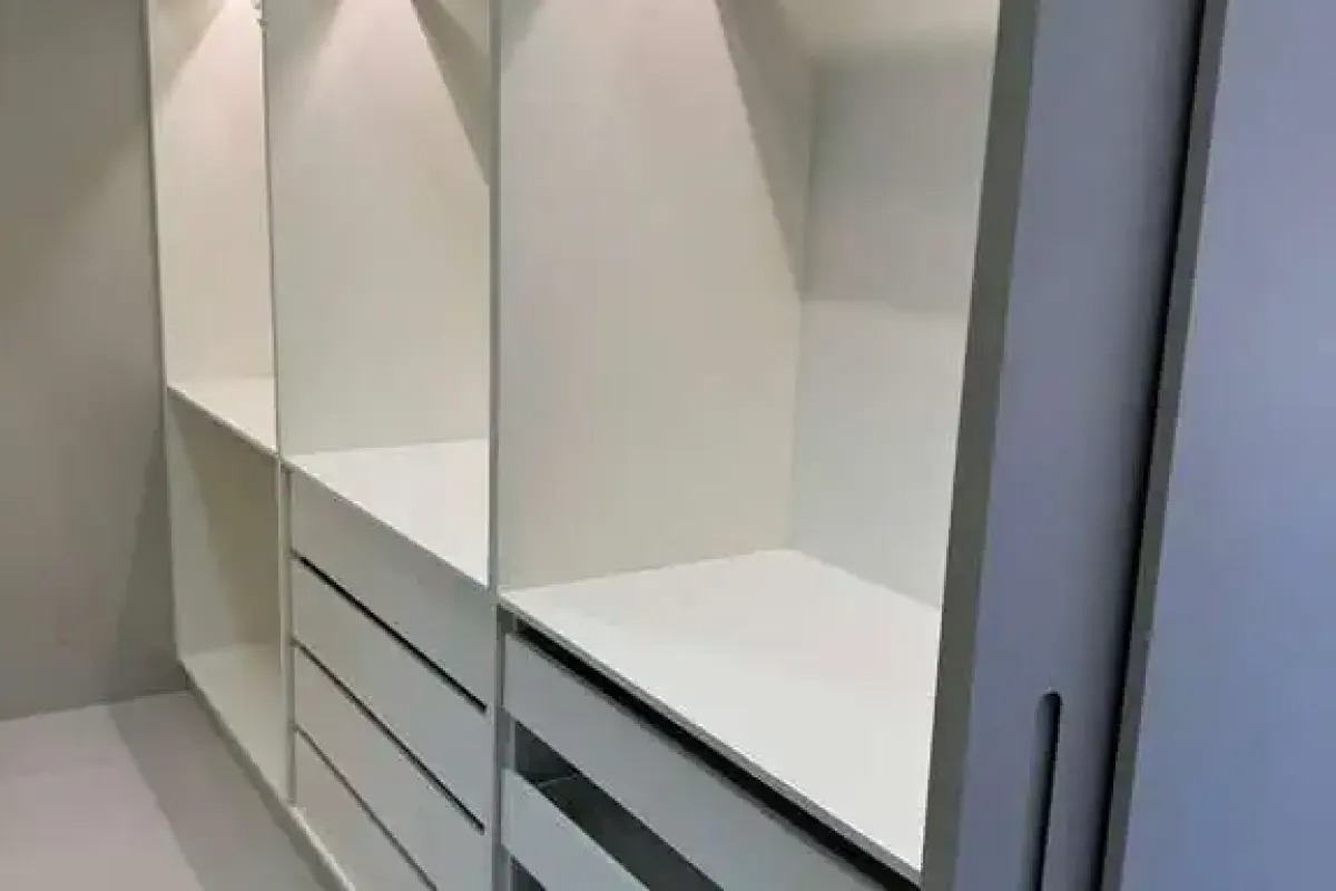 Sobrados de Alto Padrão à Venda no Jardim Vila Boa - Goiânia/GO   Localização privilegiada, ao lado da Av. Olavo Bilac! — foto