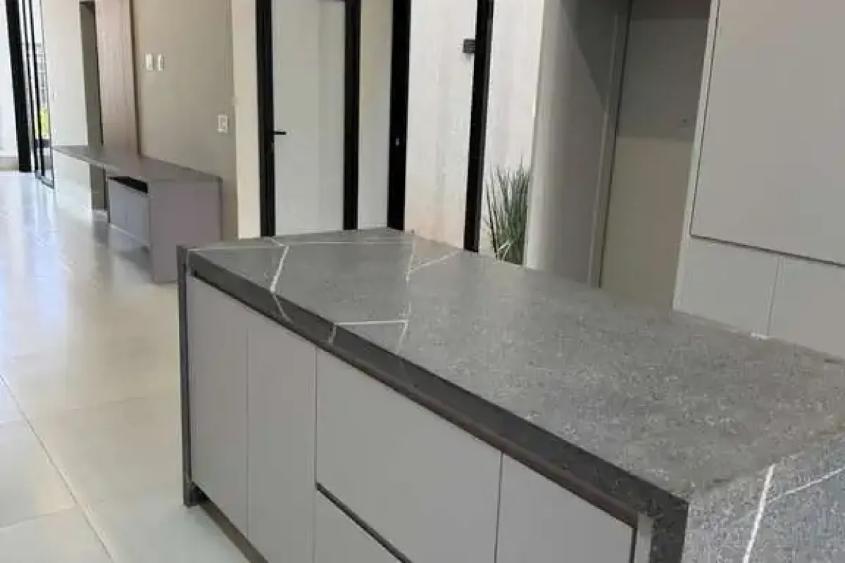 Sobrados de Alto Padrão à Venda no Jardim Vila Boa - Goiânia/GO   Localização privilegiada, ao lado da Av. Olavo Bilac! — foto