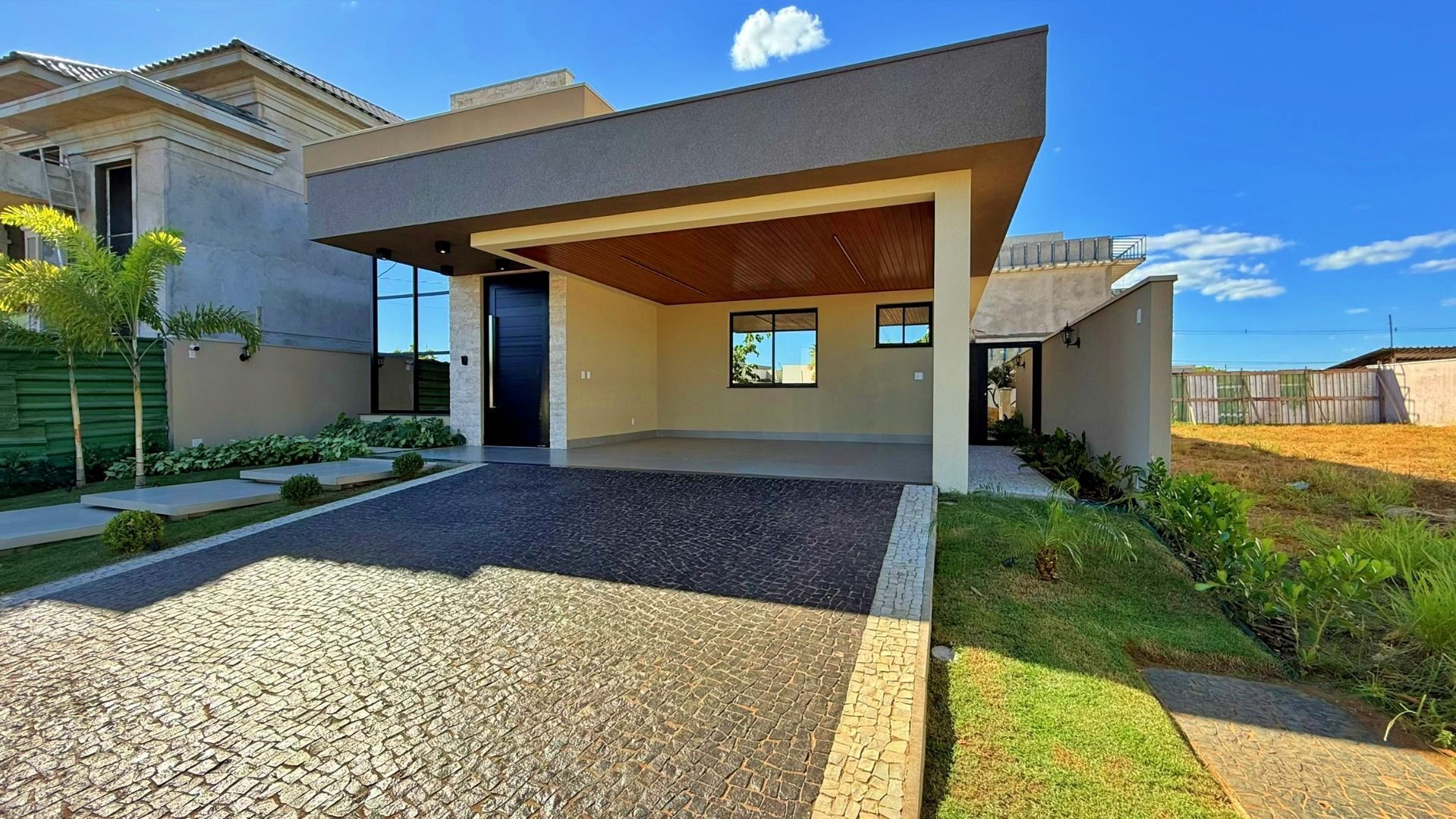 Casa 4 Suítes, 213 m² semi mobiliada à Venda no Condomínio Alphaville Palmas — foto