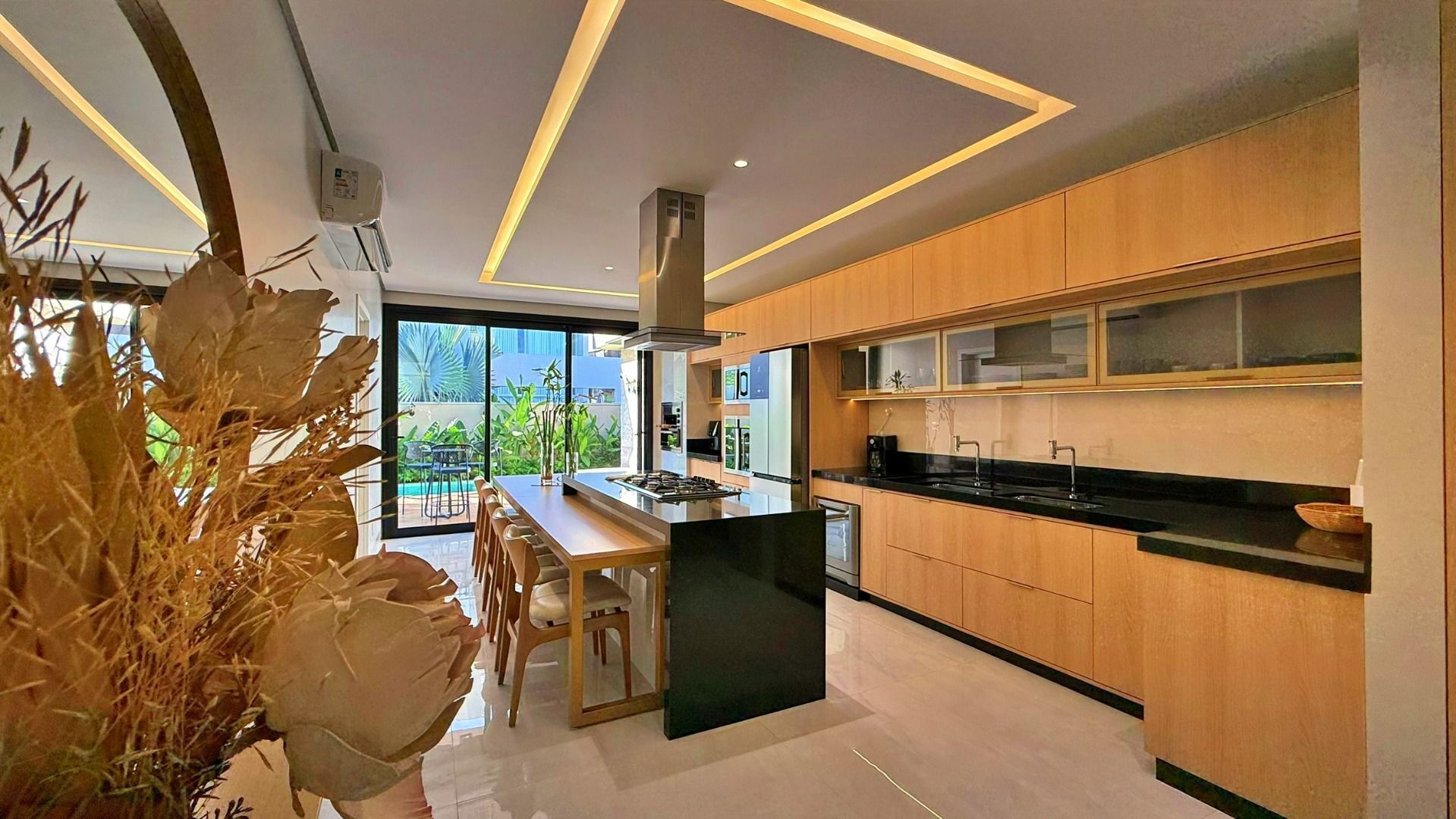 Casa 4 Suítes, 213 m² semi mobiliada à Venda no Condomínio Alphaville Palmas — foto