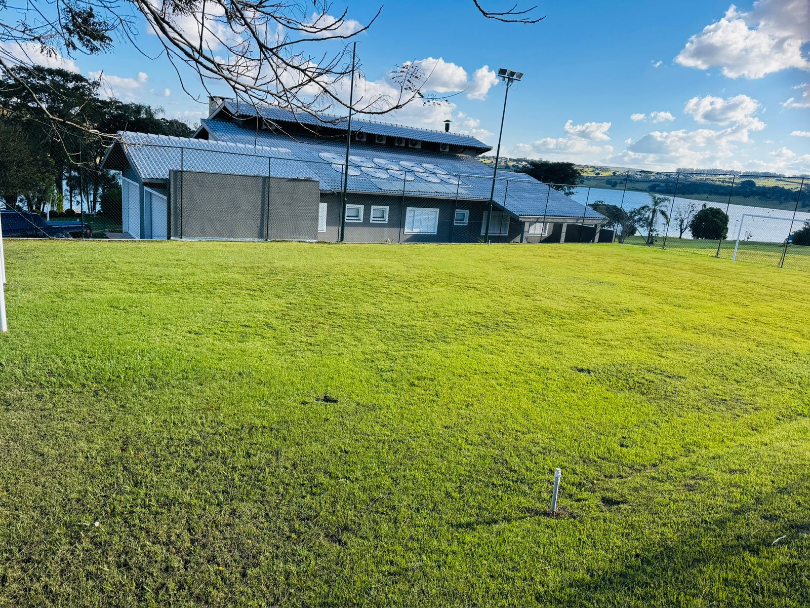 Casa 4 Quartos para Venda no Setor Iate - Santa Cristina XIII — foto