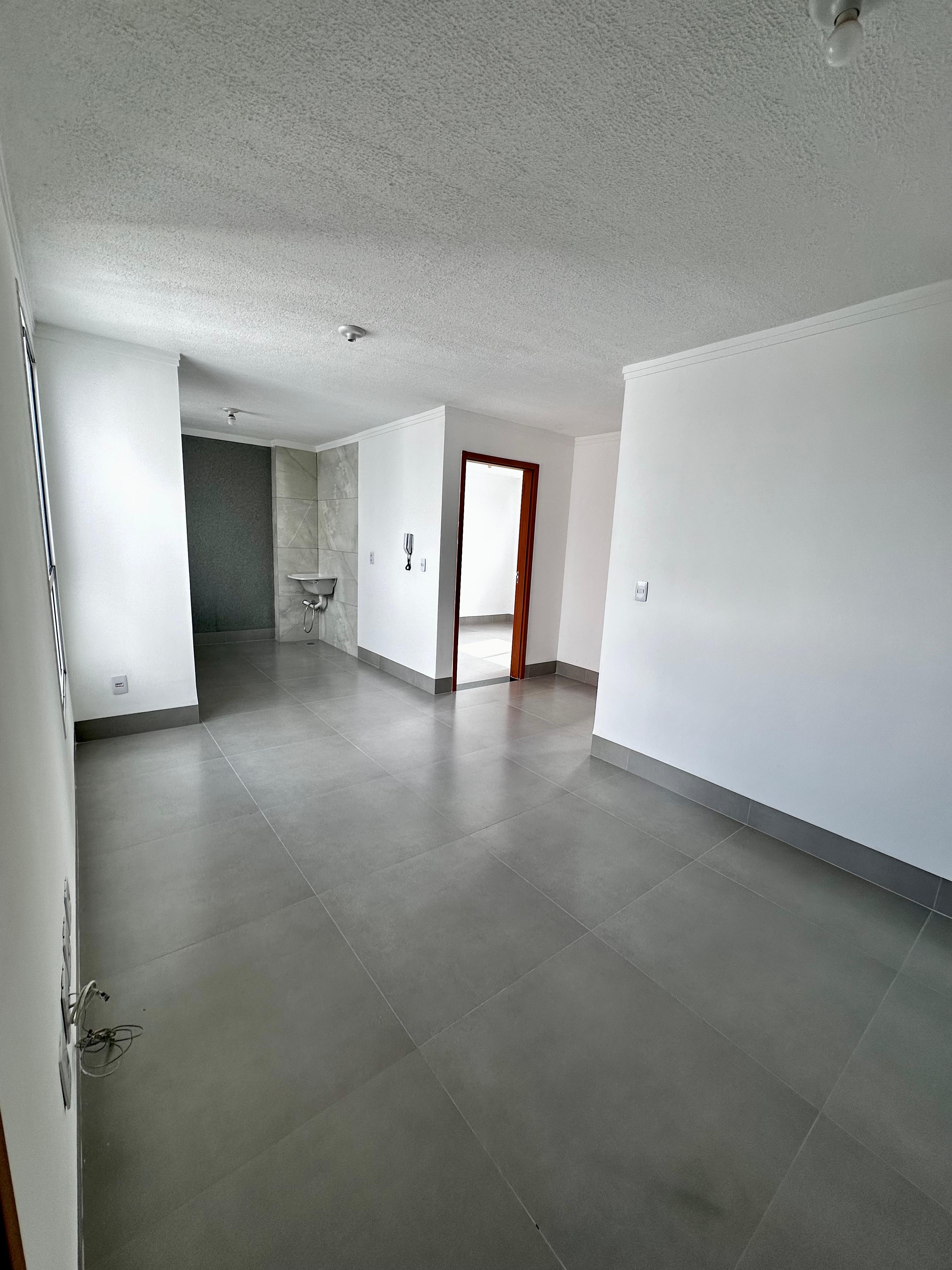 APARTAMENTO À VENDA NO RESIDENCIAL GRAN AMÉRICA - REFORMADO, ÚLTIMO ANDAR E NASCENTE — foto