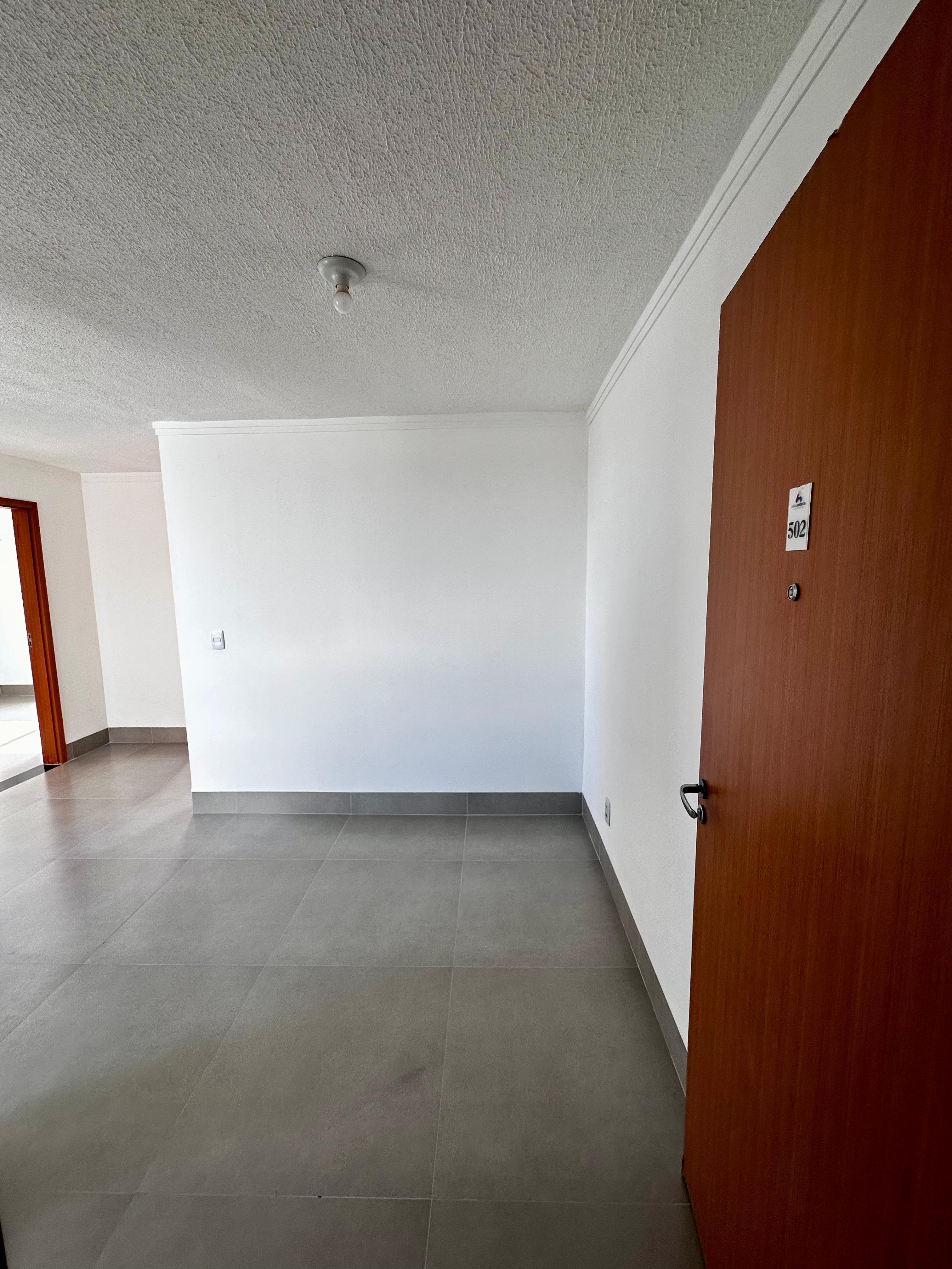 APARTAMENTO À VENDA NO RESIDENCIAL GRAN AMÉRICA - REFORMADO, ÚLTIMO ANDAR E NASCENTE — foto