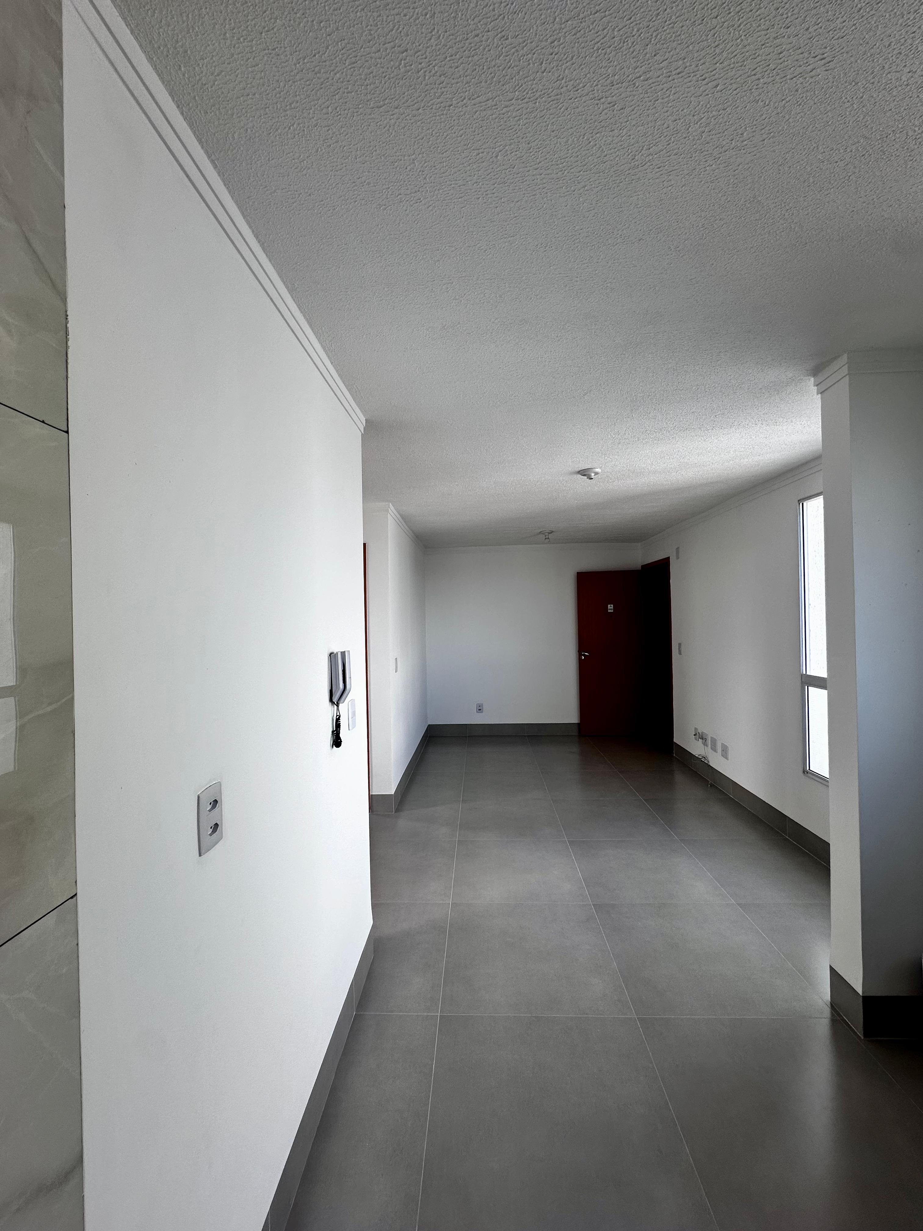 APARTAMENTO À VENDA NO RESIDENCIAL GRAN AMÉRICA - REFORMADO, ÚLTIMO ANDAR E NASCENTE — foto