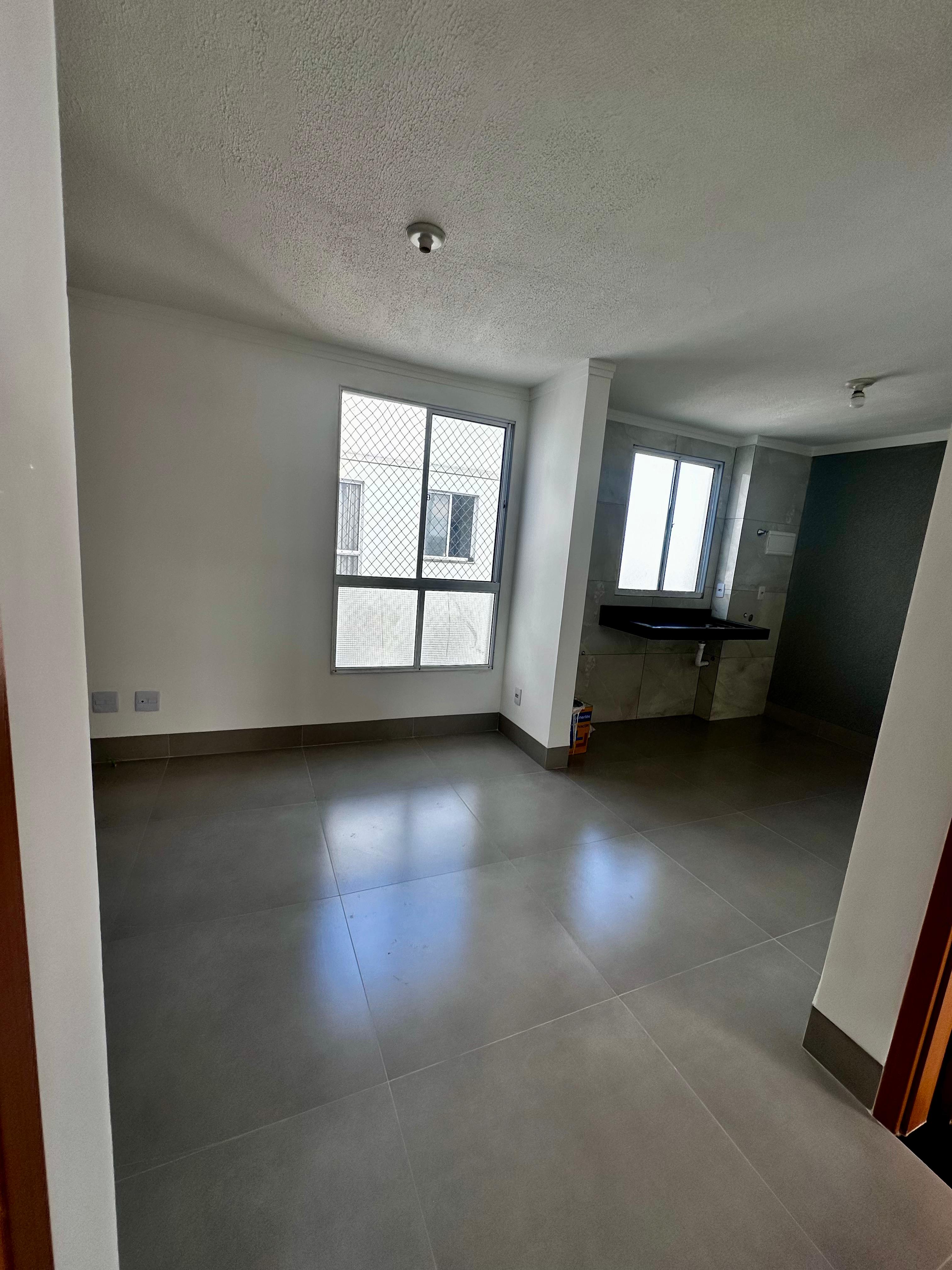 APARTAMENTO À VENDA NO RESIDENCIAL GRAN AMÉRICA - REFORMADO, ÚLTIMO ANDAR E NASCENTE — foto
