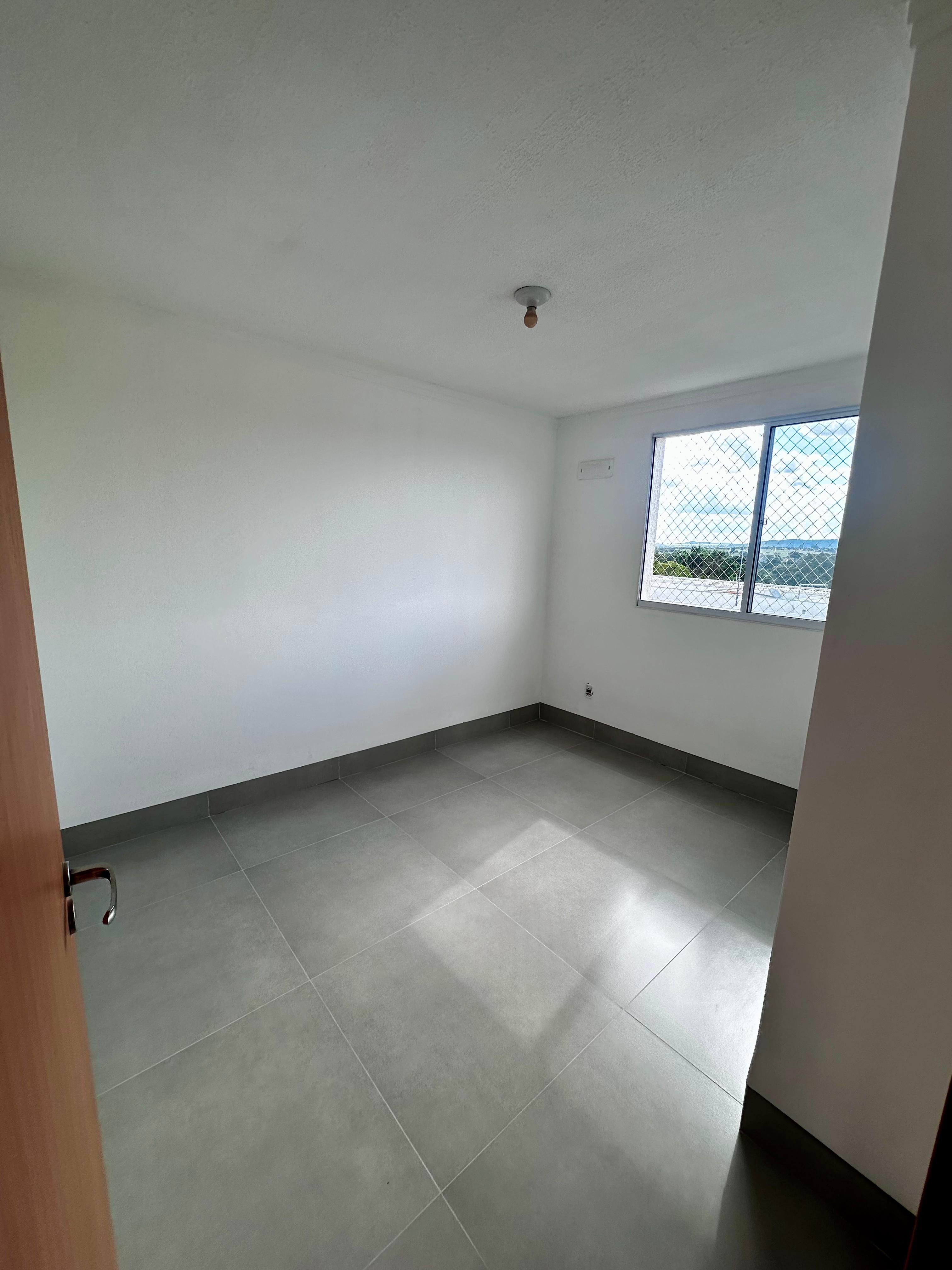 APARTAMENTO À VENDA NO RESIDENCIAL GRAN AMÉRICA - REFORMADO, ÚLTIMO ANDAR E NASCENTE — foto