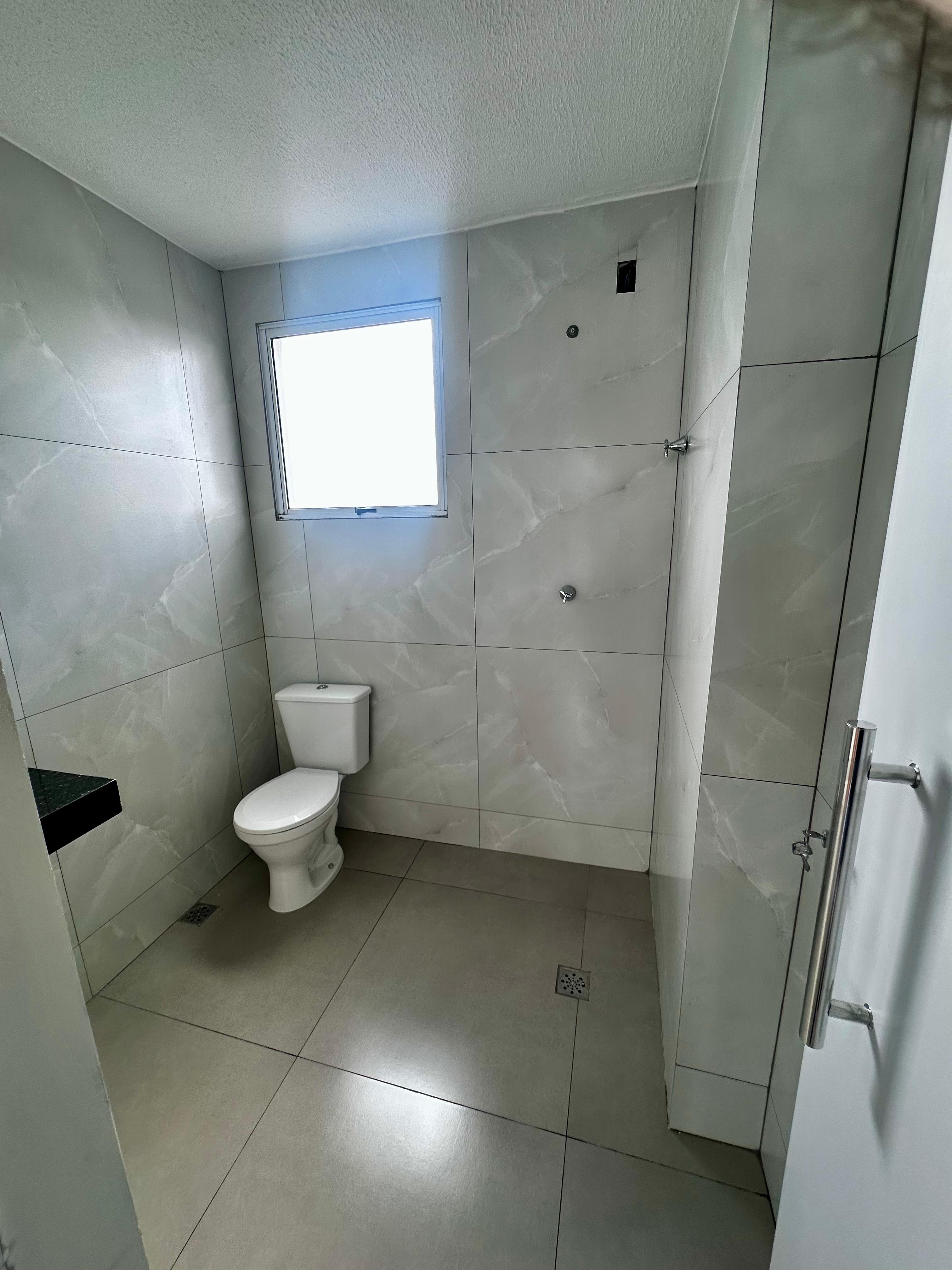 APARTAMENTO À VENDA NO RESIDENCIAL GRAN AMÉRICA - REFORMADO, ÚLTIMO ANDAR E NASCENTE — foto