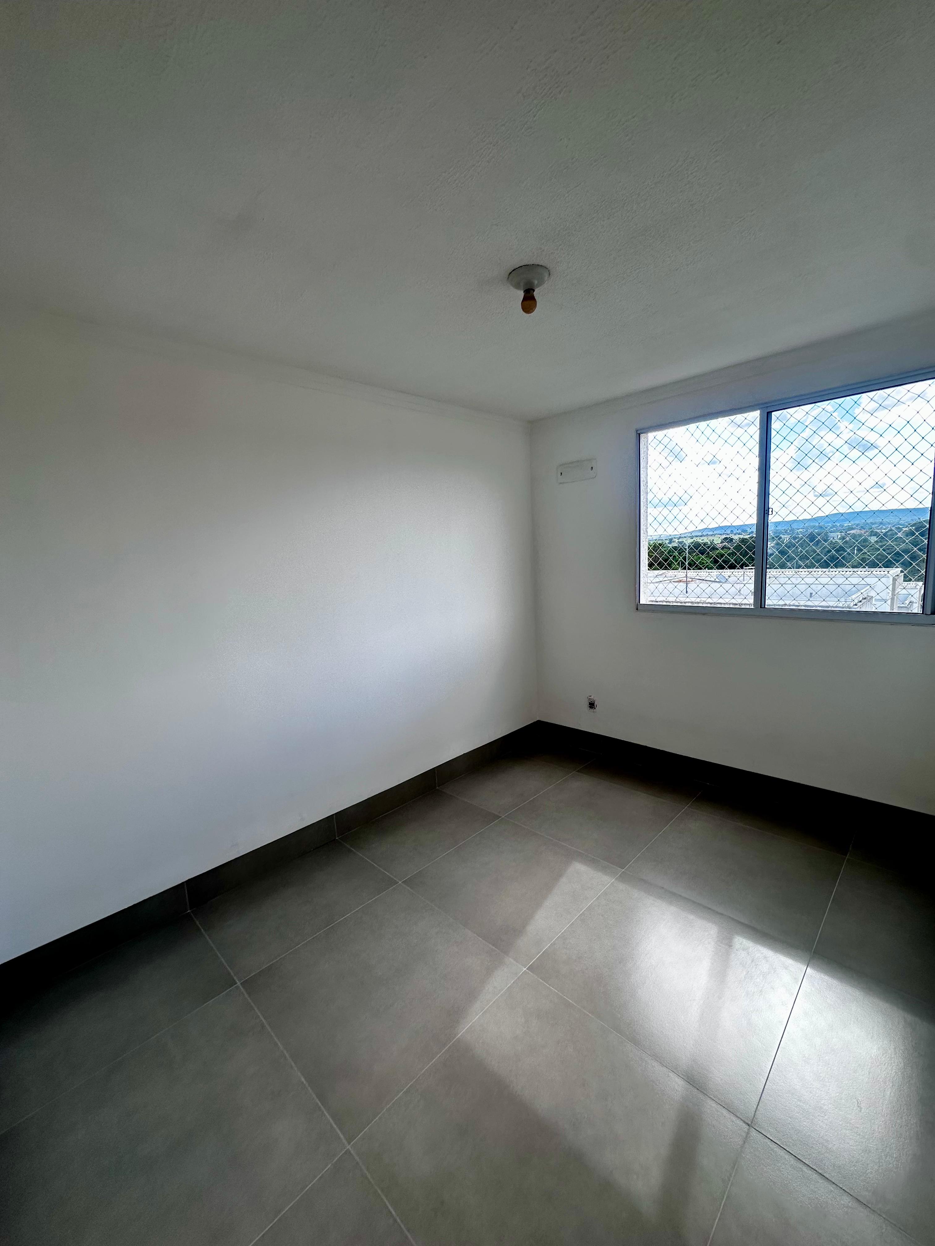 APARTAMENTO À VENDA NO RESIDENCIAL GRAN AMÉRICA - REFORMADO, ÚLTIMO ANDAR E NASCENTE — foto