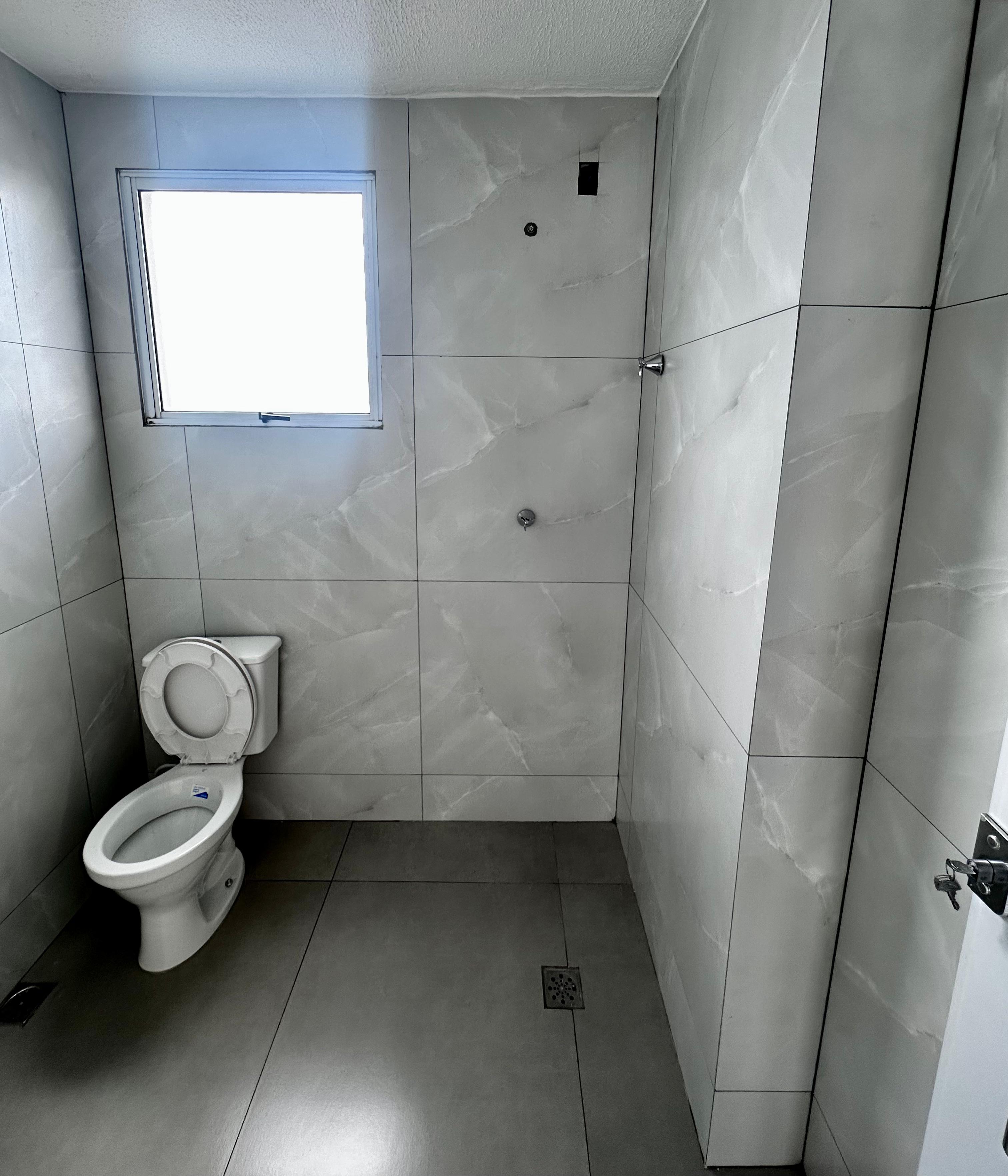 APARTAMENTO À VENDA NO RESIDENCIAL GRAN AMÉRICA - REFORMADO, ÚLTIMO ANDAR E NASCENTE — foto
