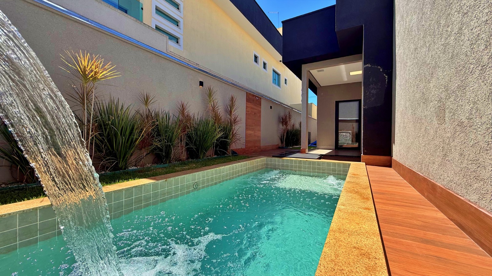 Casa Térrea à Venda - Condomínio Terras Alpha Residencial 1 | Senador Canedo - GO — foto